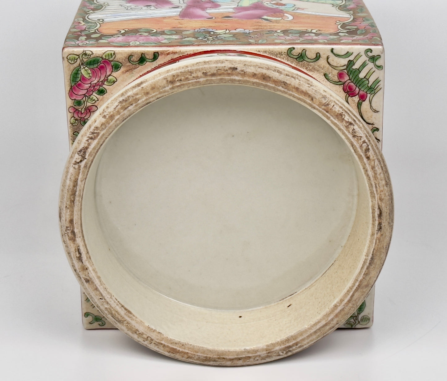 Chinese Rose Medallion Porcelain Vase, Late Qing Period