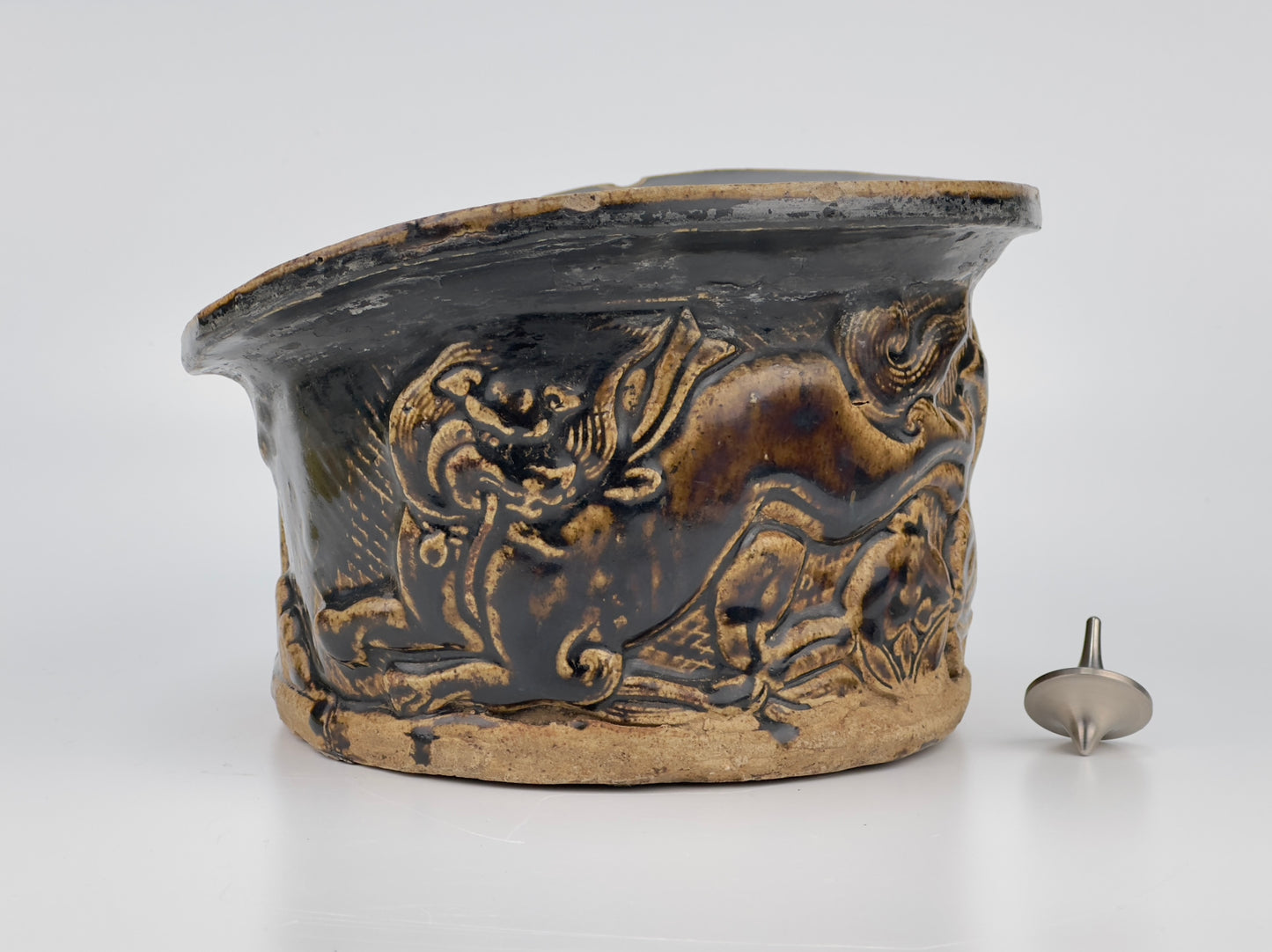 Black-glazed Lion Pillow, Northern Song Dynasty