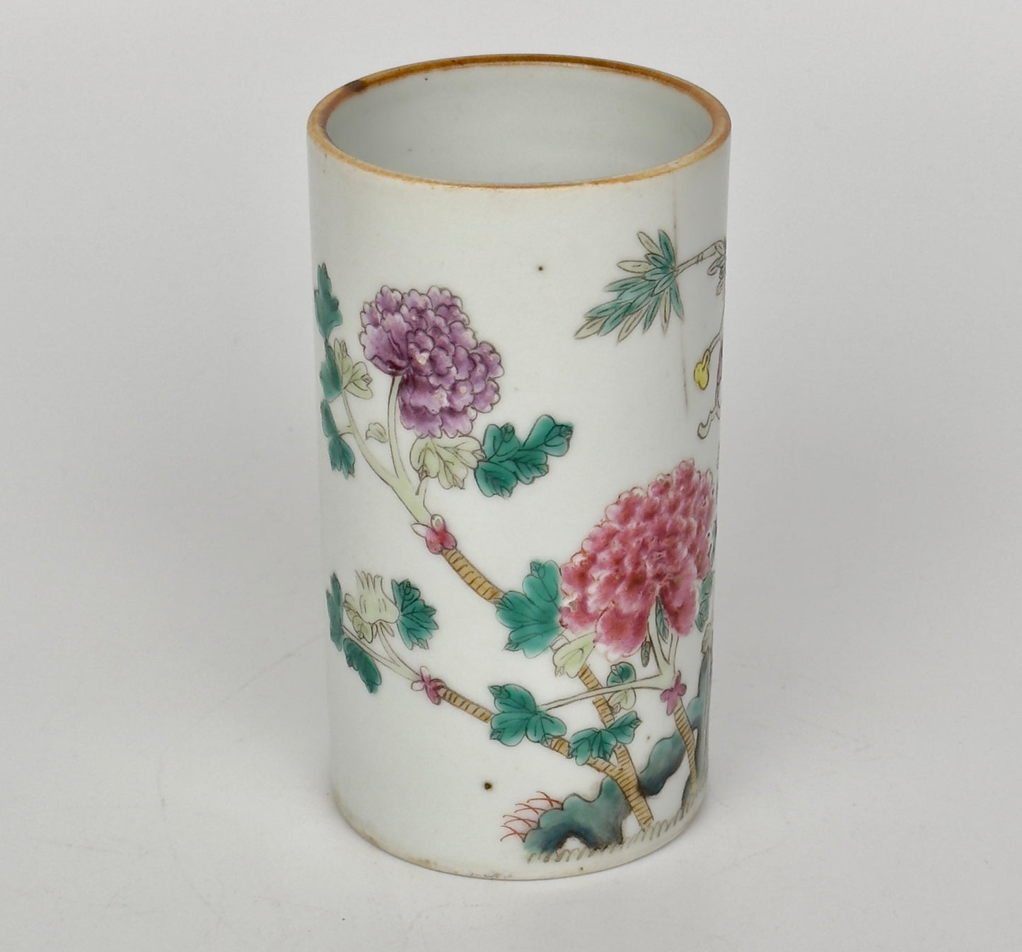 Chinese Famille Rose Hongxian Marked Sleeve Vase With Flowers, Late Qing Period to Republic Period(20th century)