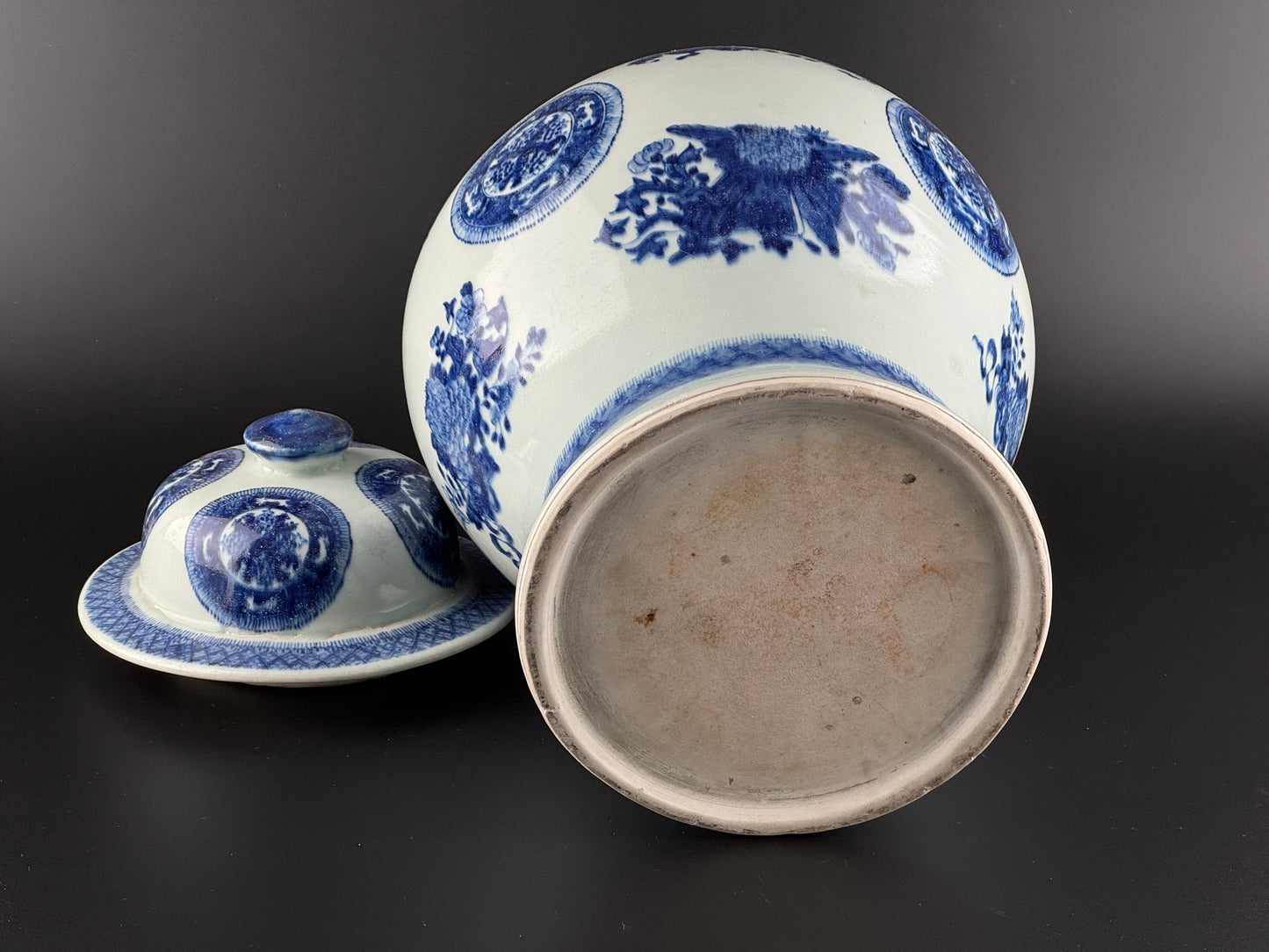 Blue and white jar with multi-treasure pattern, Mid-Late Qing Period