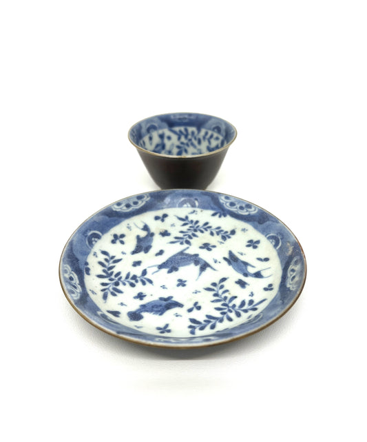 FISH AND WATERWEED PATTERN BLUE AND WHITE TEABOWL AND SAUCER SET CIRCA 1725, QING DYNASTY, YONGZHENG ERA