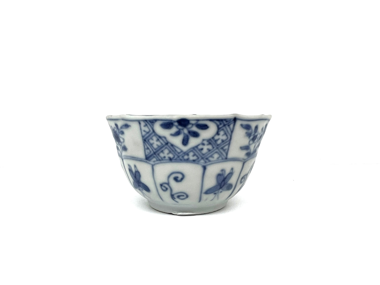 BLUE AND WHITE TEABOWL CIRCA 1725, QING DYNASTY, YONGZHENG REIGN