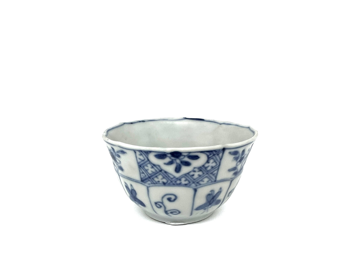 BLUE AND WHITE TEABOWL CIRCA 1725, QING DYNASTY, YONGZHENG REIGN