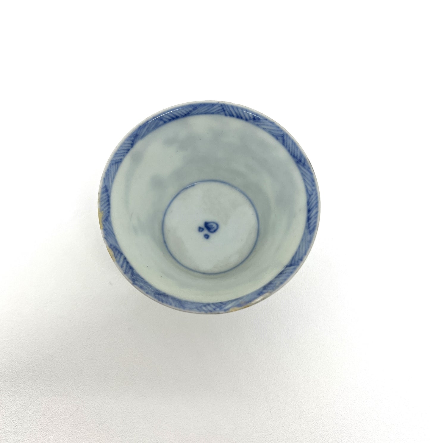 BLUE AND WHITE TEABOWL CIRCA 1725, QING DYNASTY, YONGZHENG REIGN