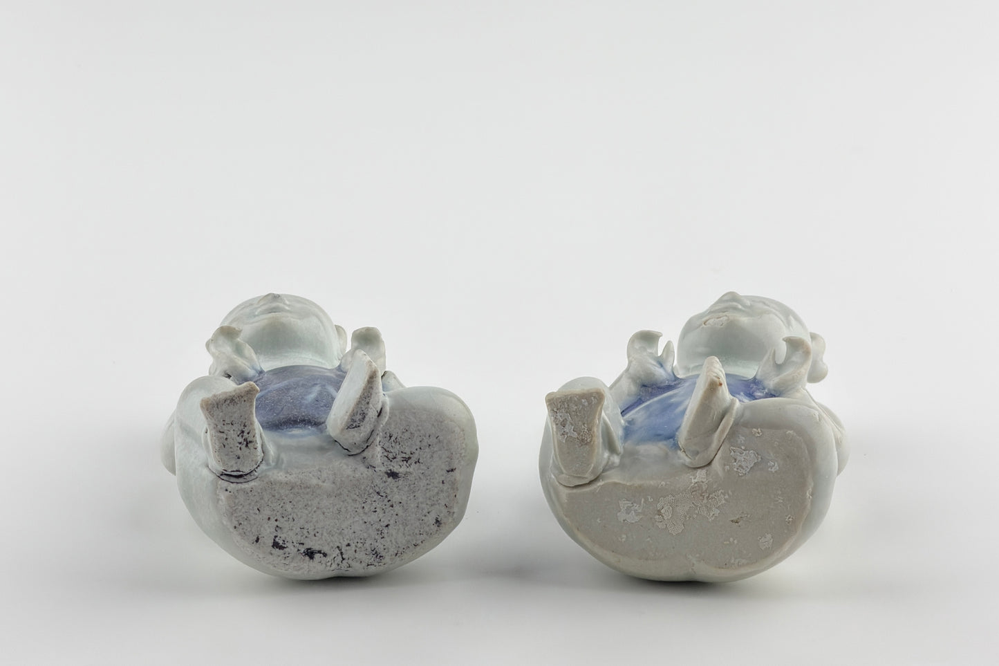 Two Miniature Figurine Of Seated Boys, Circa 1725, Qing Dynasty, Yongzheng Reign