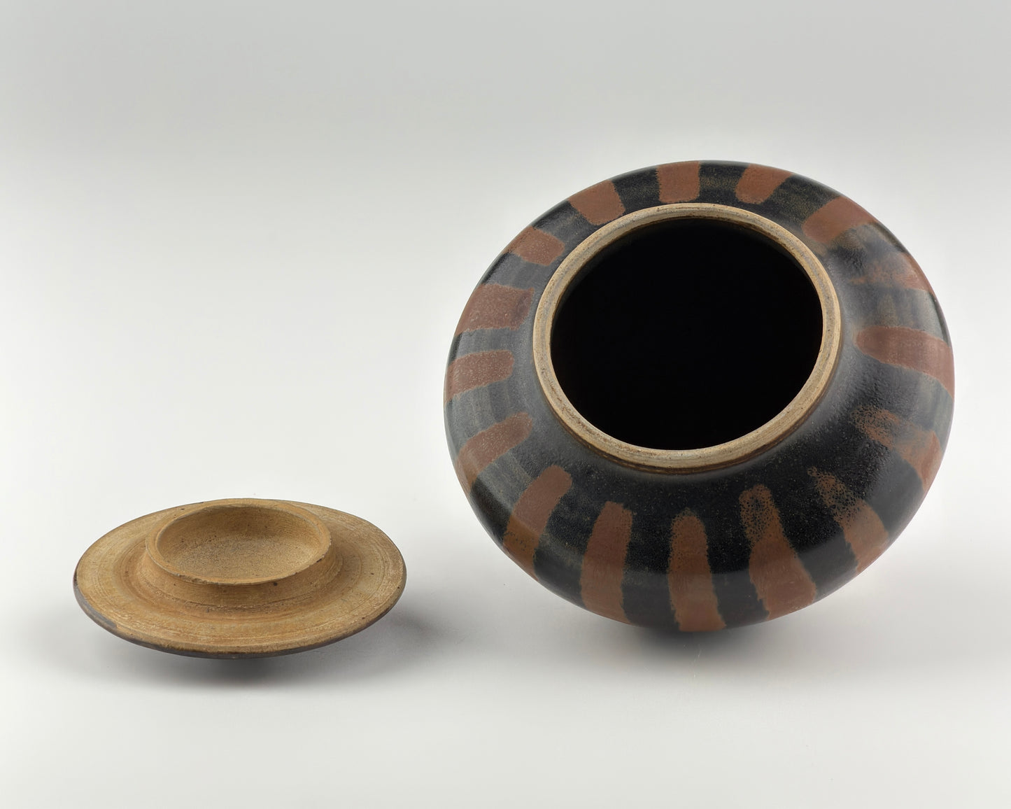 Russet-Splashed Blackish-Brown-Glazed Jar, Song Dynasty