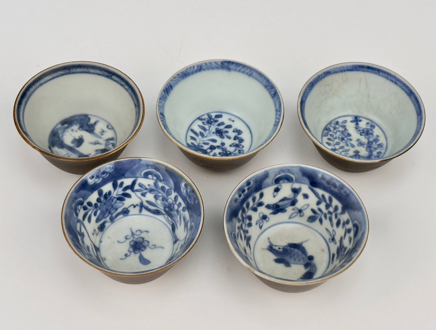 CHINOISERIE TEABOWL SET CIRCA 1725, QING DYNASTY, YONGZHENG REIGN