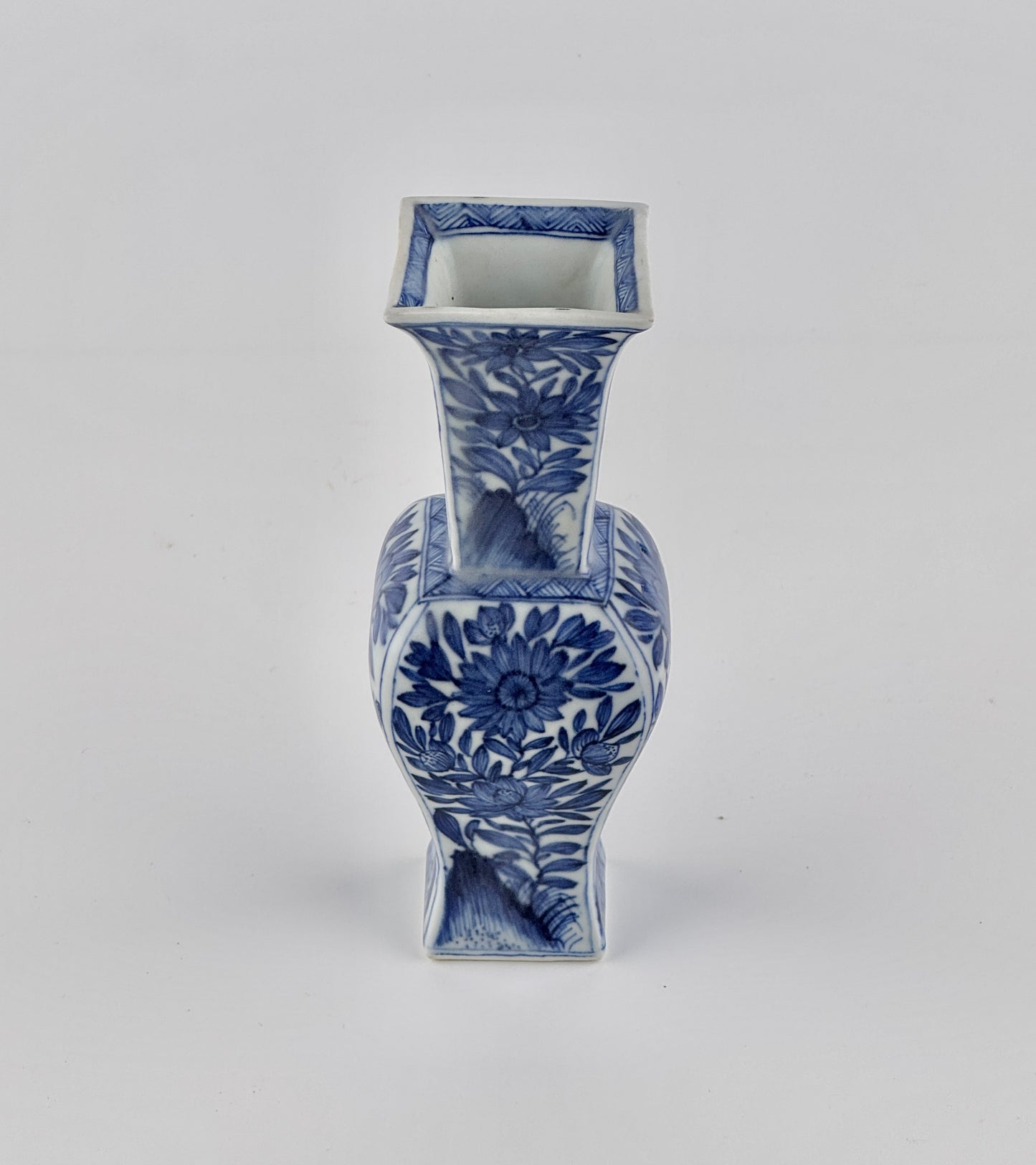 Yanyan Blue and White Vase, Qing Dynasty Kangxi Era, Circa 1690