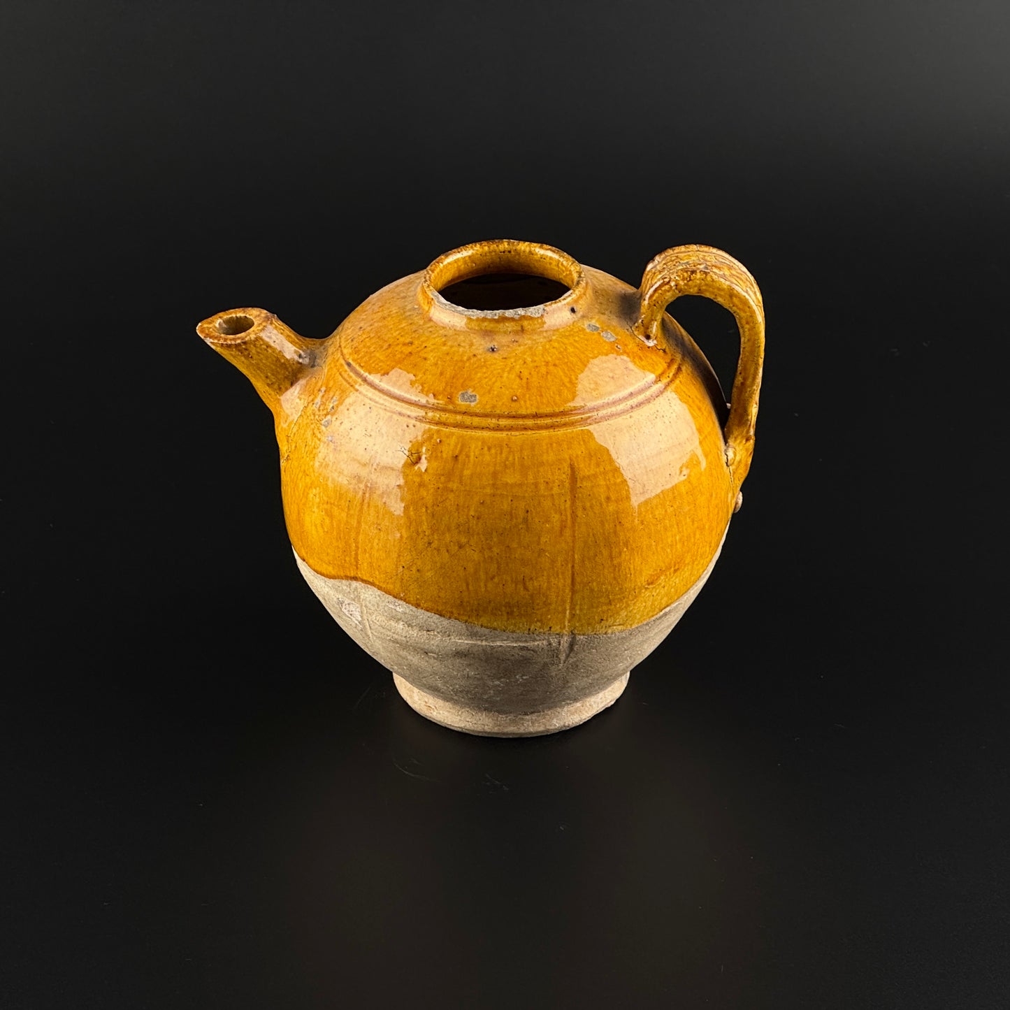 AMBER-GLAZED POTTERY EWER, TANG-LIAO DYNASTY (7-12TH CENTURY)