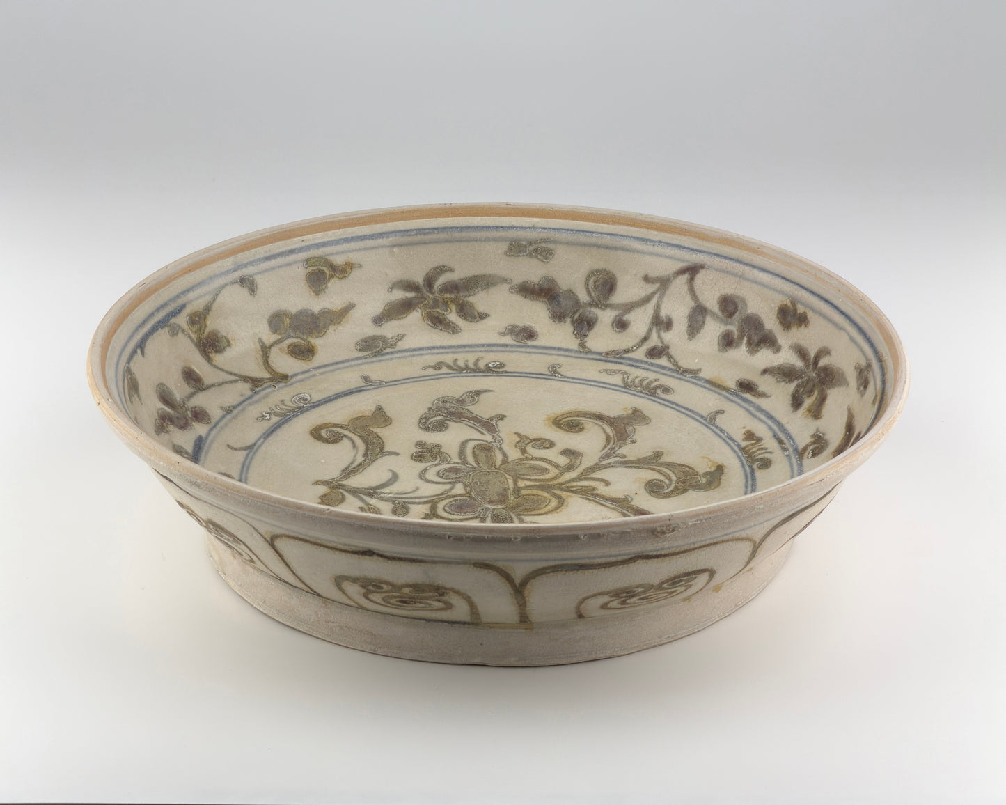 Rare Annamese Brown Dish Circa 15th Century, Le Dynasty