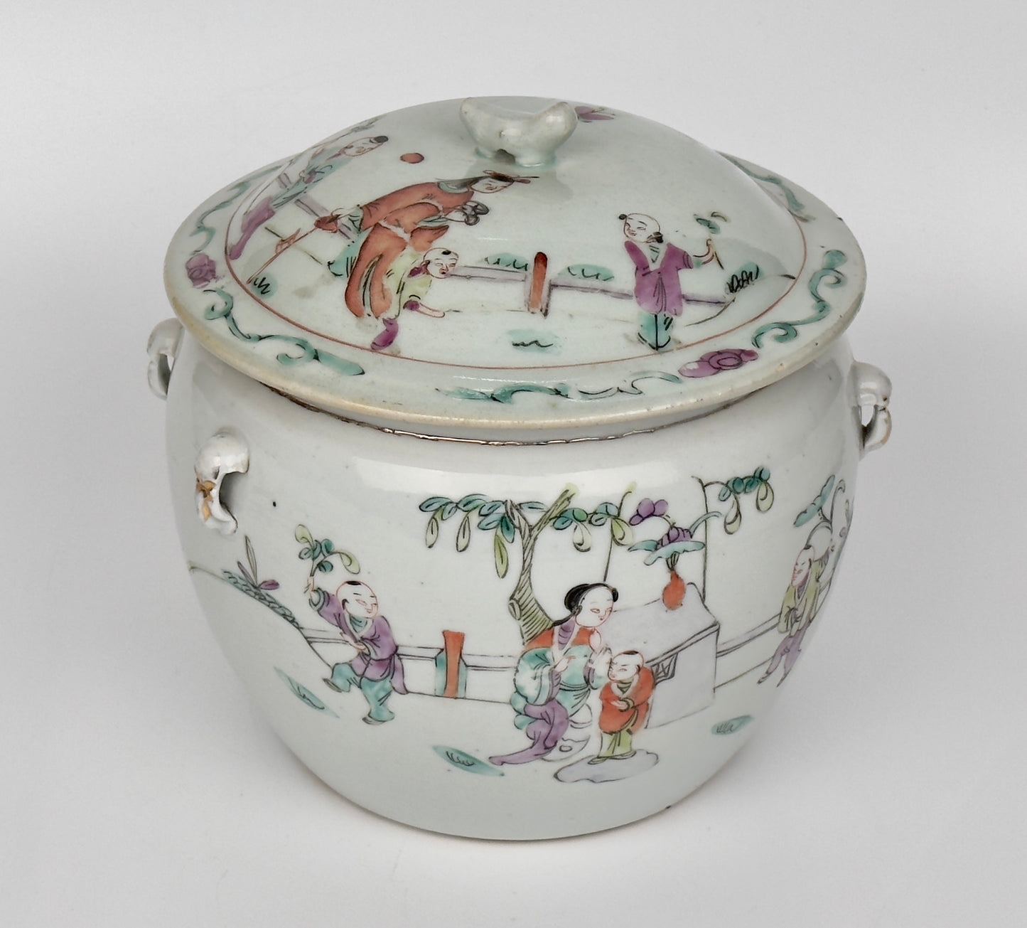 Chinese Famille Rose Porcelain Lidded Jar, Late Qing-Republic period