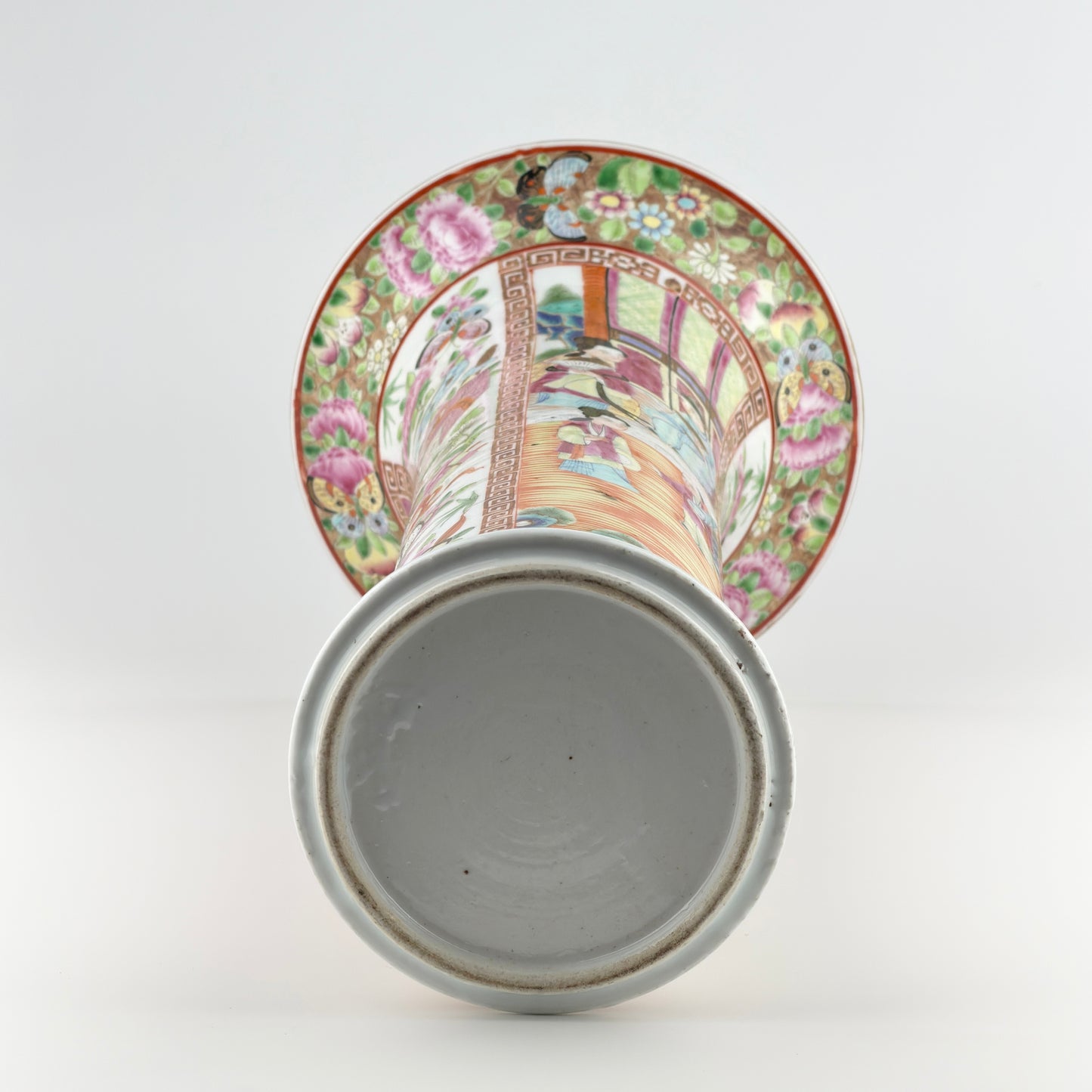 Rose Medallion Porcelain Vase, Late Qing-Republican Period