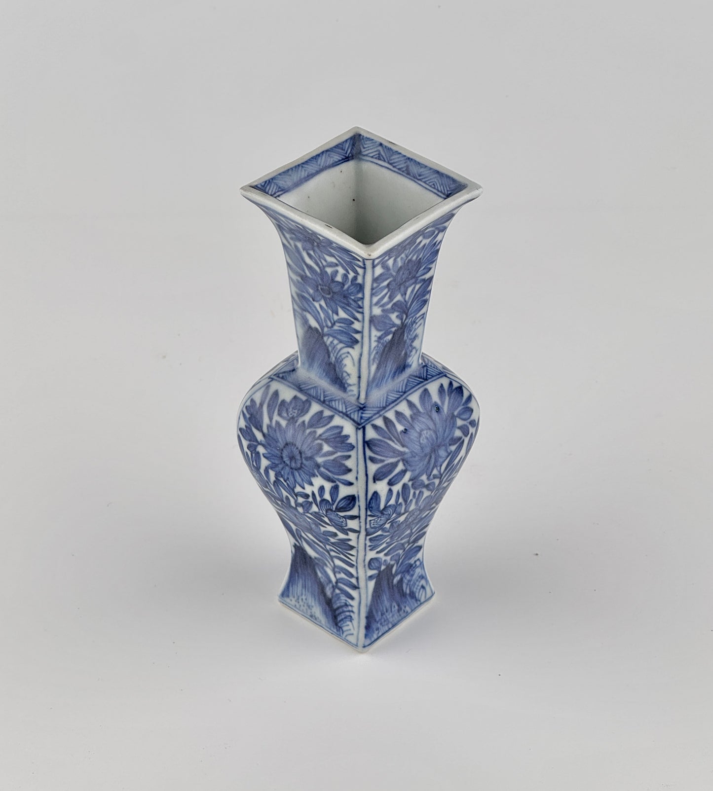 Yanyan Blue and White Vase, Qing Dynasty Kangxi Era, Circa 1690