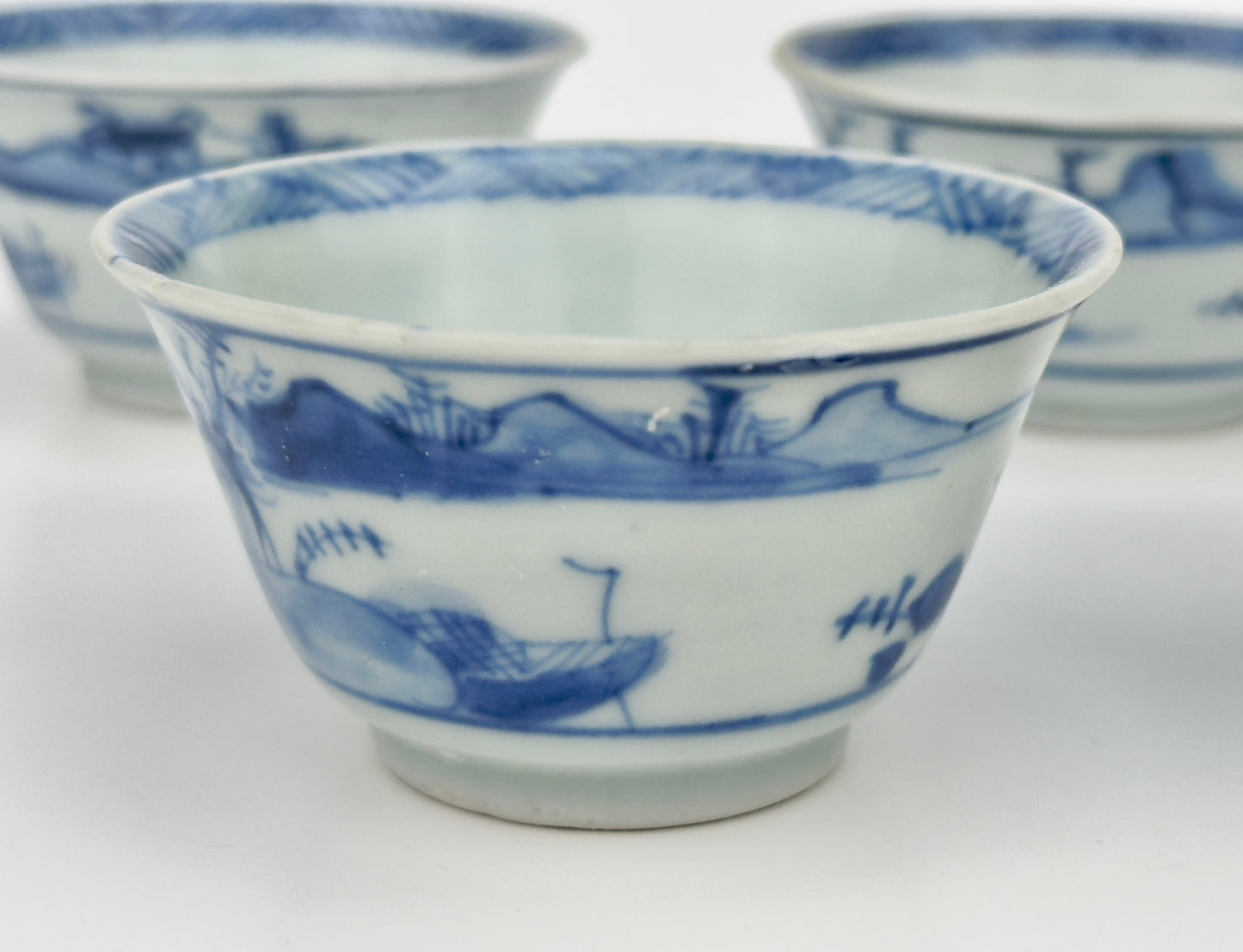 CHINOISERIE TEABOWL SET CIRCA 1725, QING DYNASTY, YONGZHENG REIGN