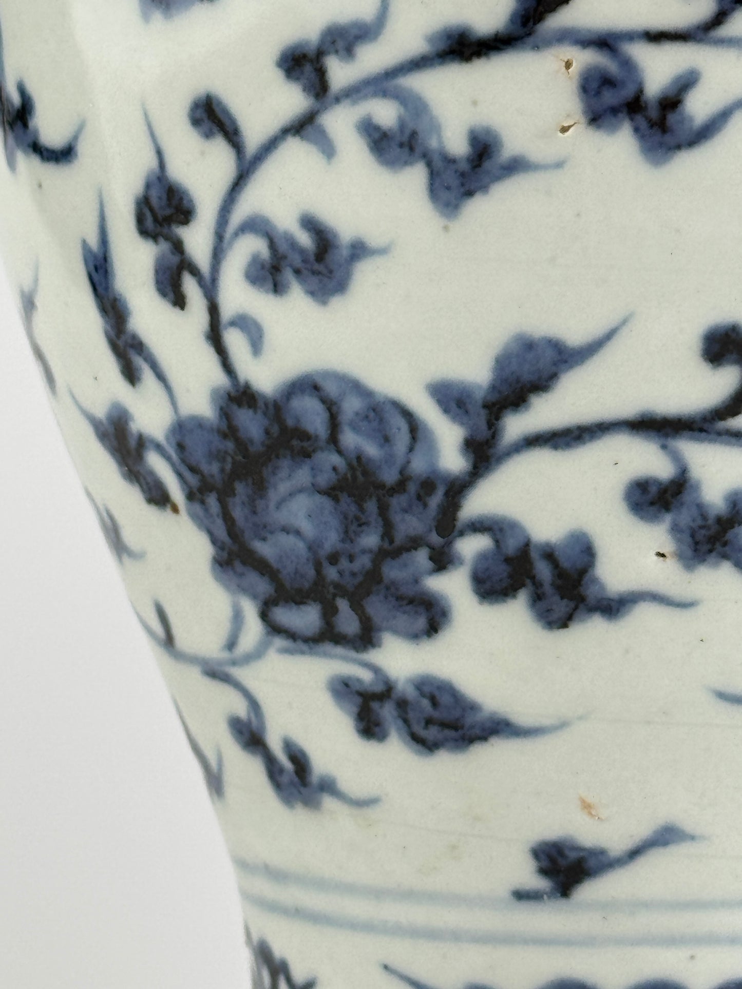 Blue and White Porcelain Meiping Vase with Peony Scroll, Ming Dynasty