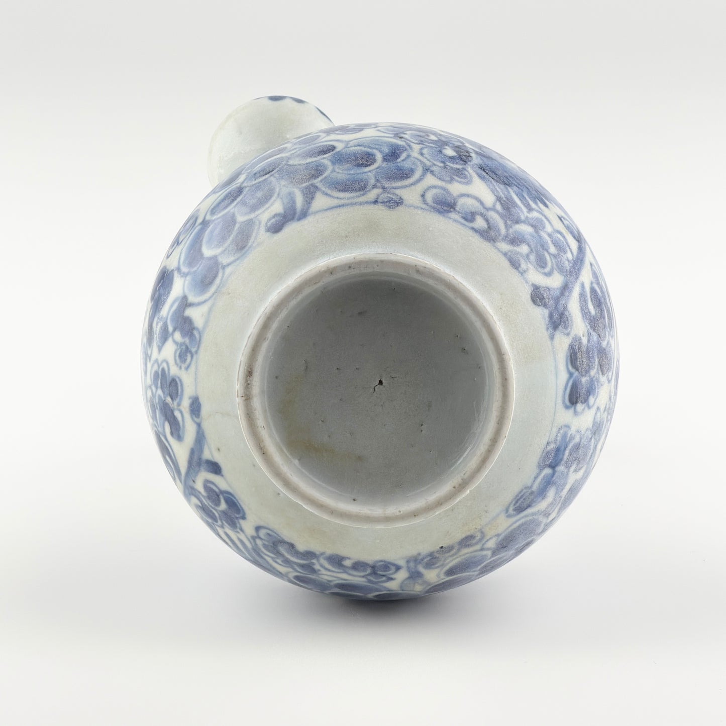KENDI BLUE AND WHITE, QING DYNASTY, KANGXI PERIOD, C1690
