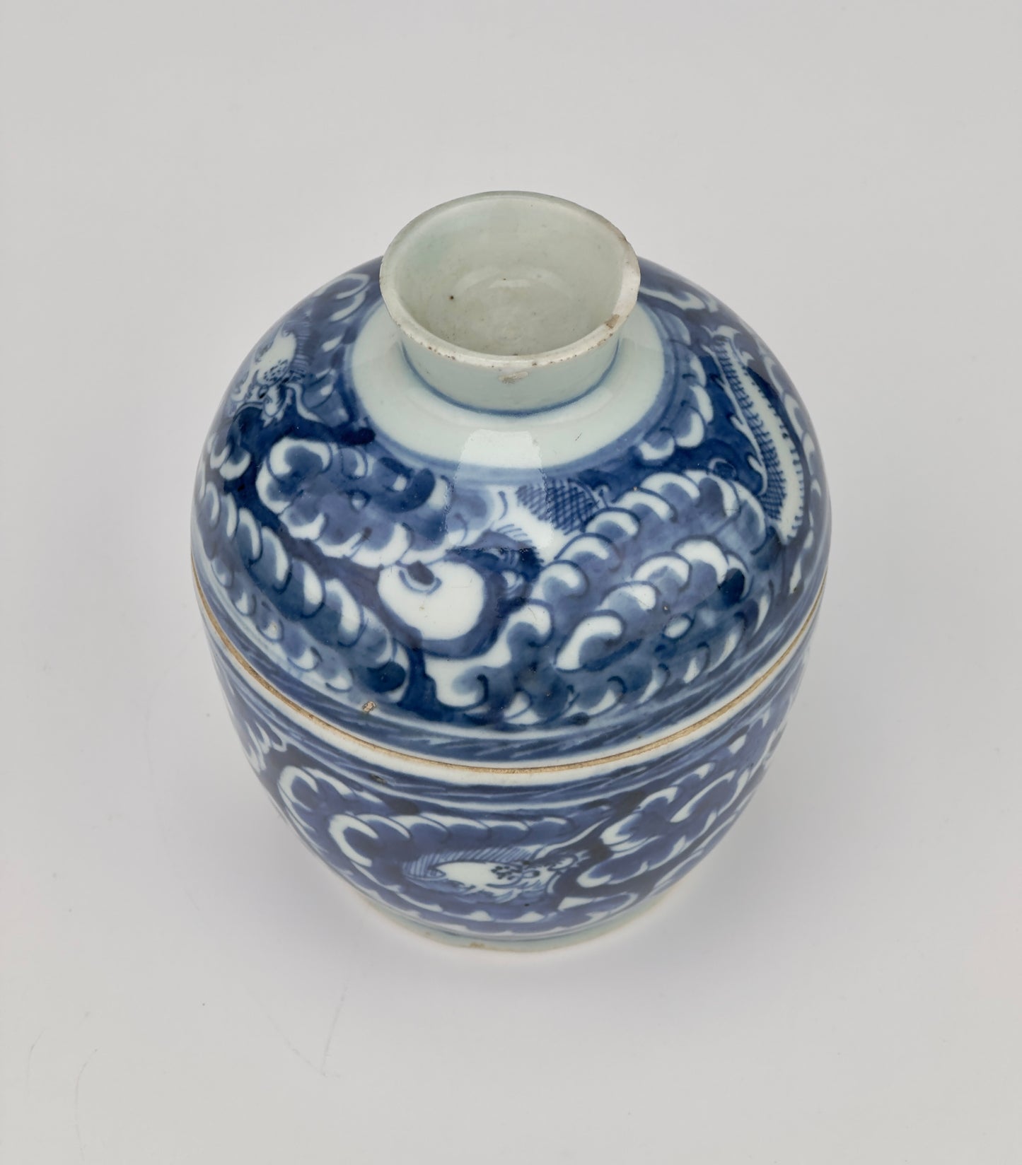 Blue and white Porcelain Covered Jar with Dragons amidst Clouds, Qing Period