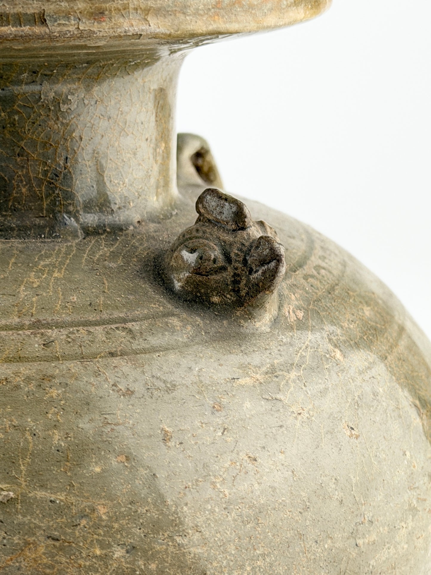 RARE YUE CELADON CHICKEN-HEAD EWER, JIN-SOUTHERN DYNASTY