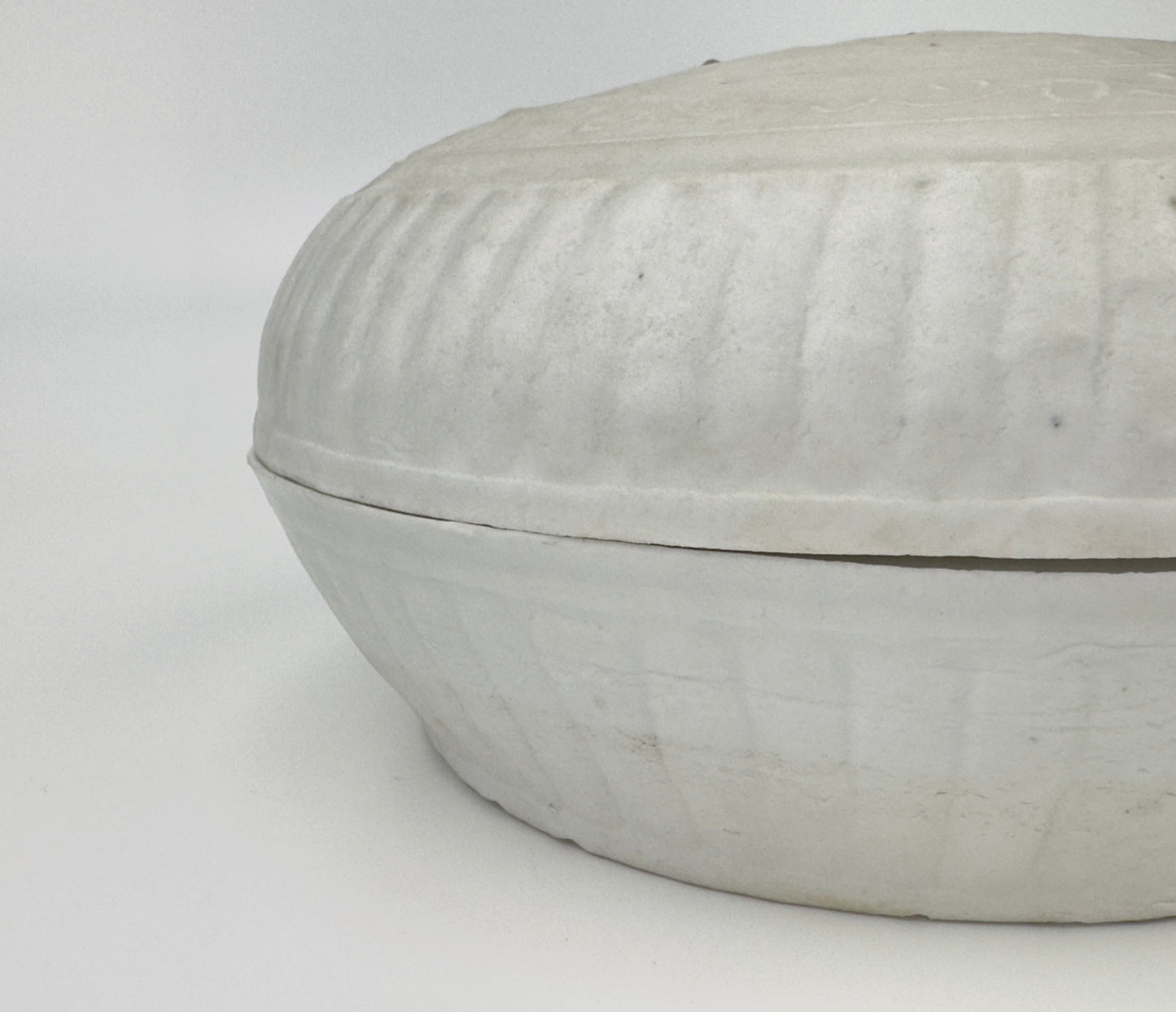 Large White-glazed Circular Box and Cover, Qing Dynasty, Kangxi Era, Circa 1690