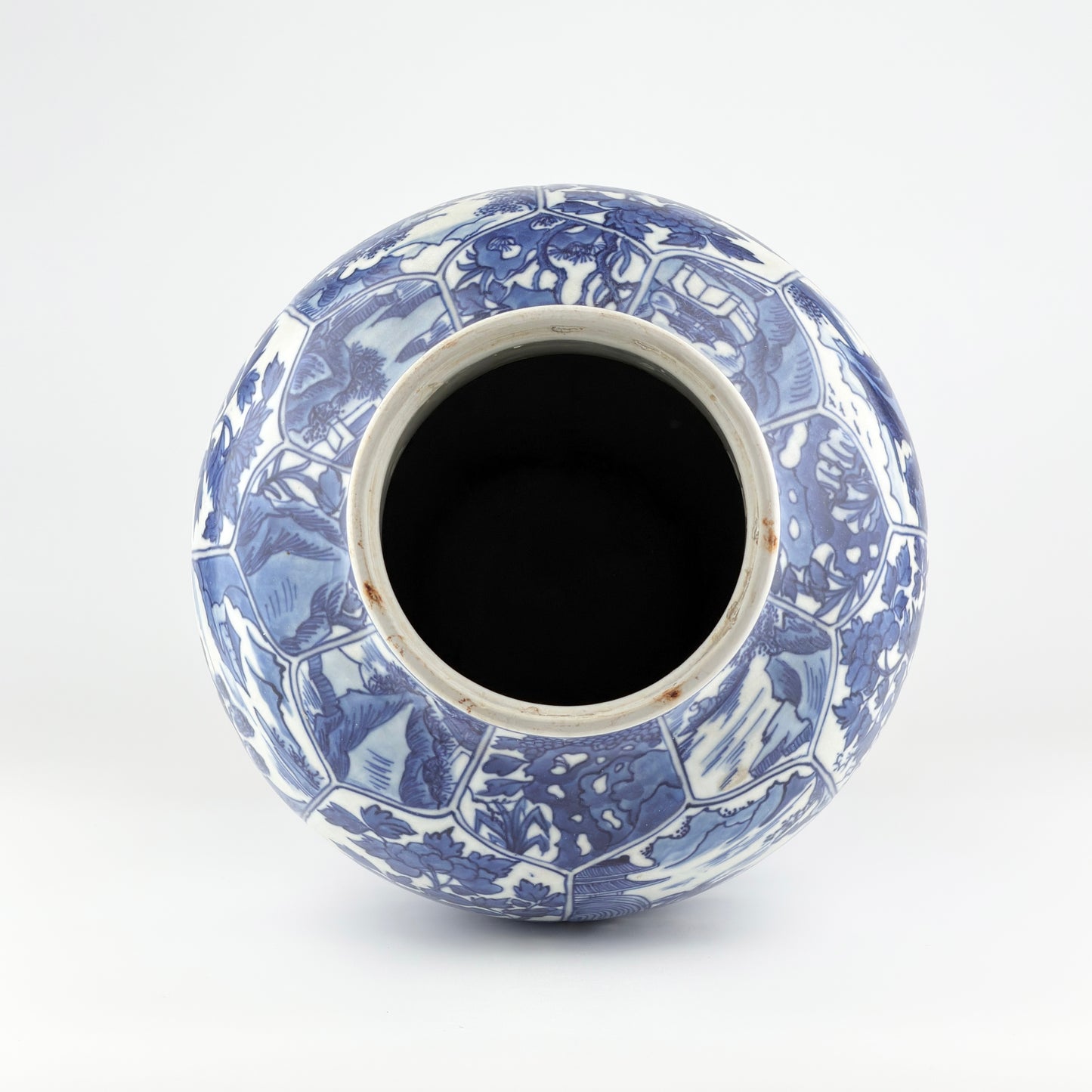 LARGE RARE BLUE AND WHITE BALUSTER VASE, QING DYNASTY, KANGXI, CIRCA 1690