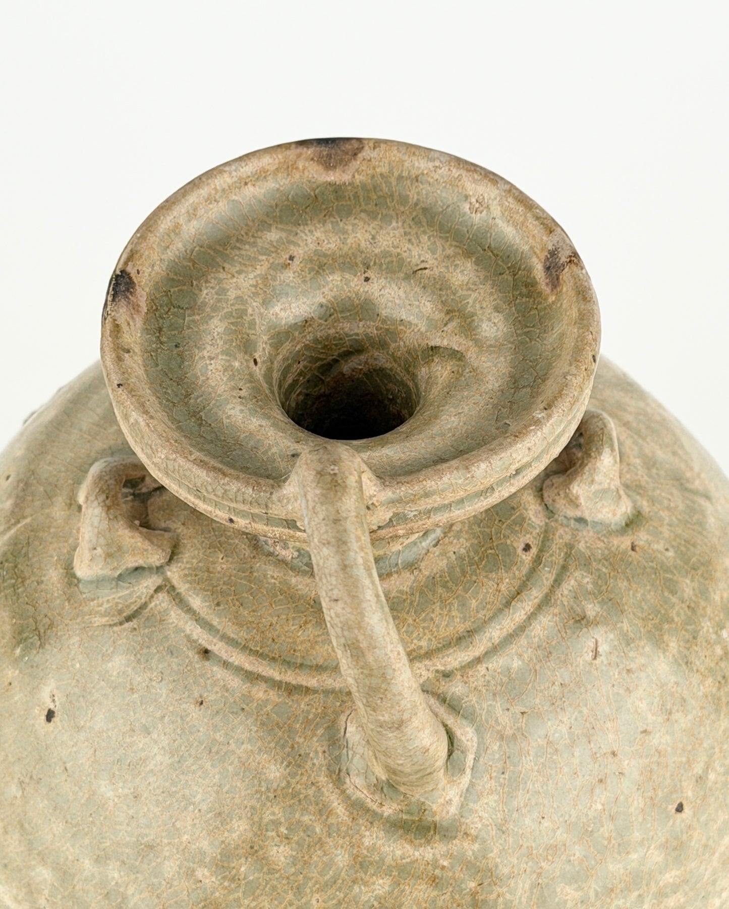 A RARE YUE CELADON CHICKEN-HEAD EWER, JIN-SOUTHERN DYNASTY