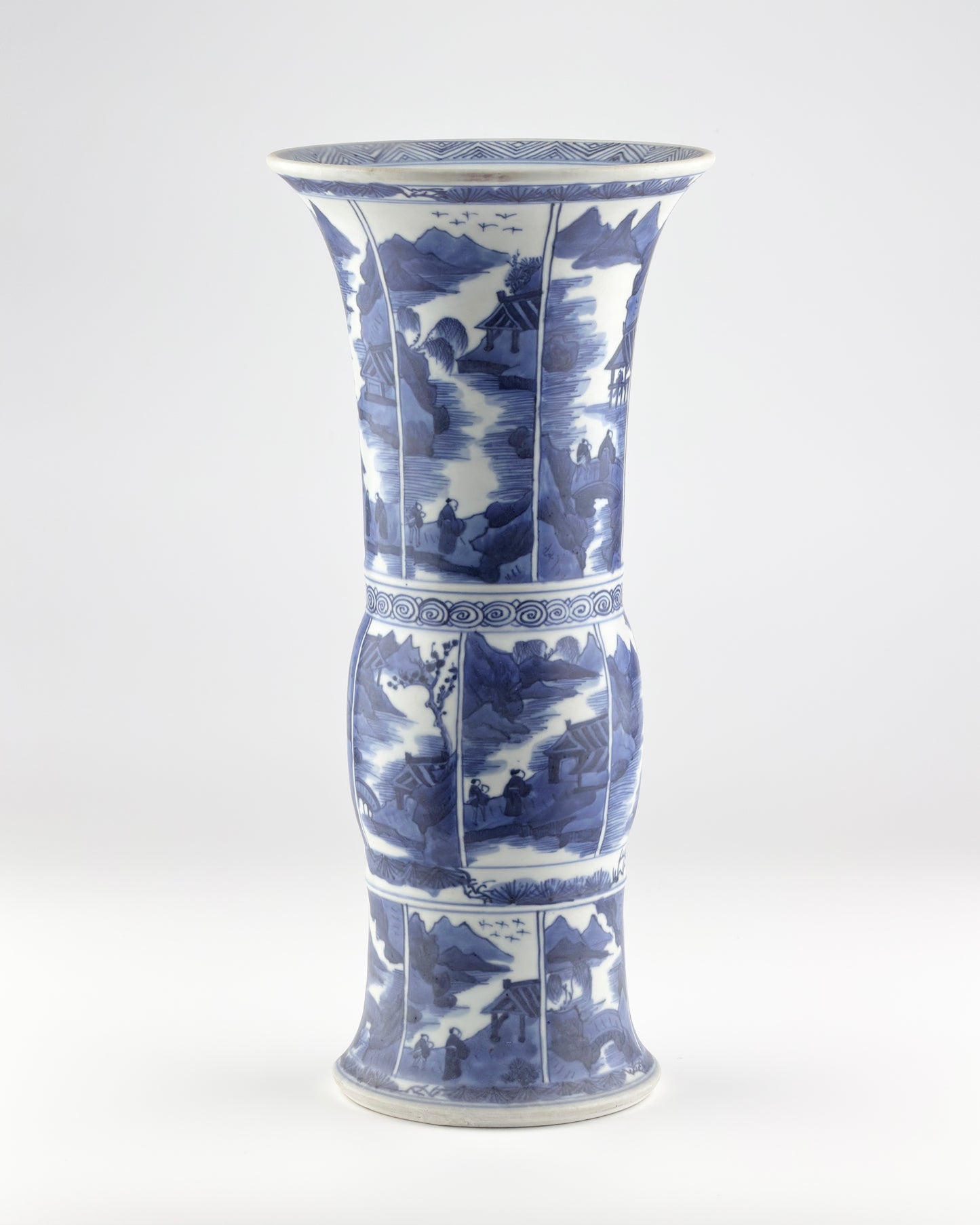 A Large Blue and White Gu Vase from Vung Tau Ship, Qing Dynasty Kangxi Era, Circa 1690