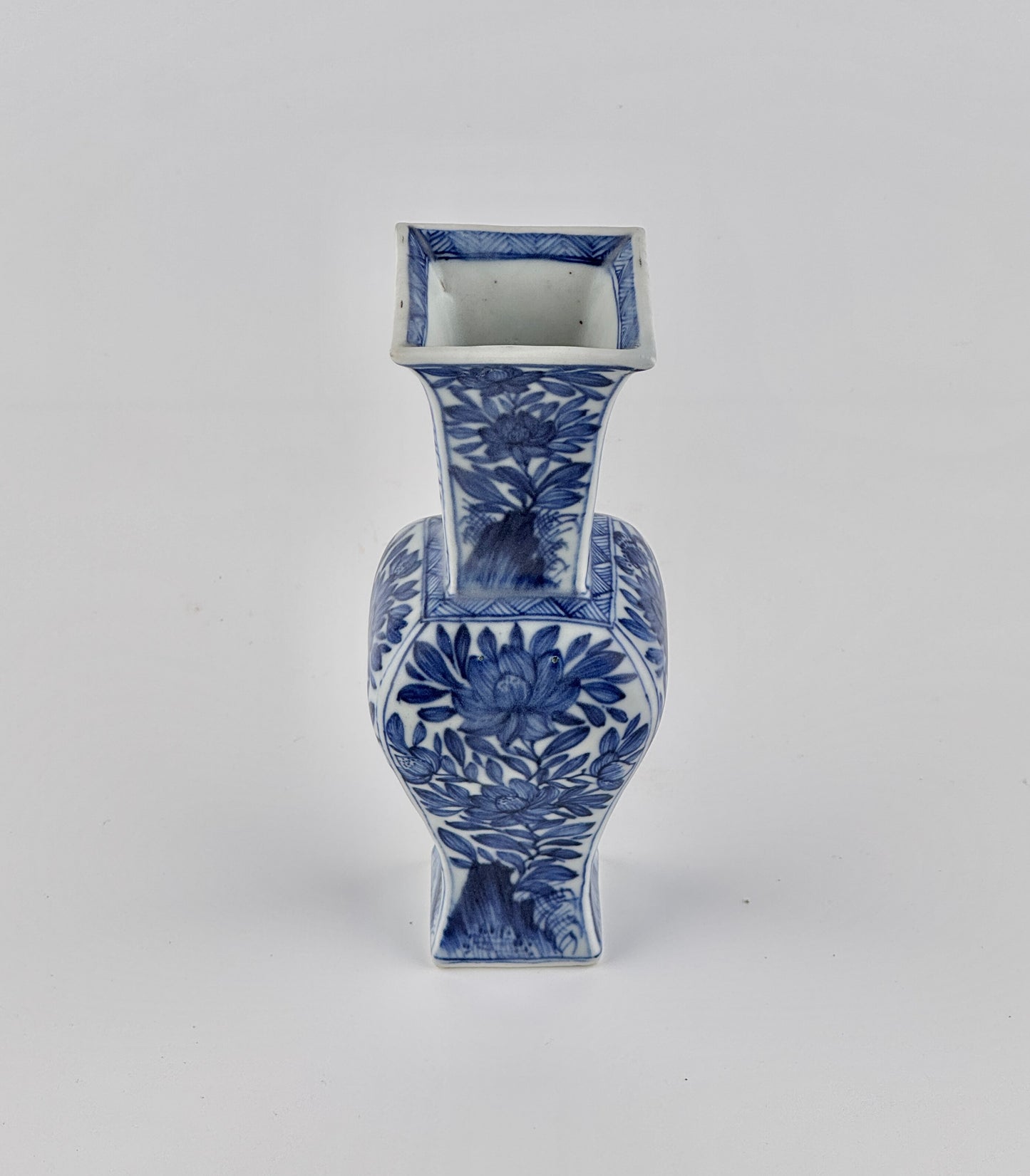 Yanyan Blue and White Vase, Qing Dynasty Kangxi Era, Circa 1690