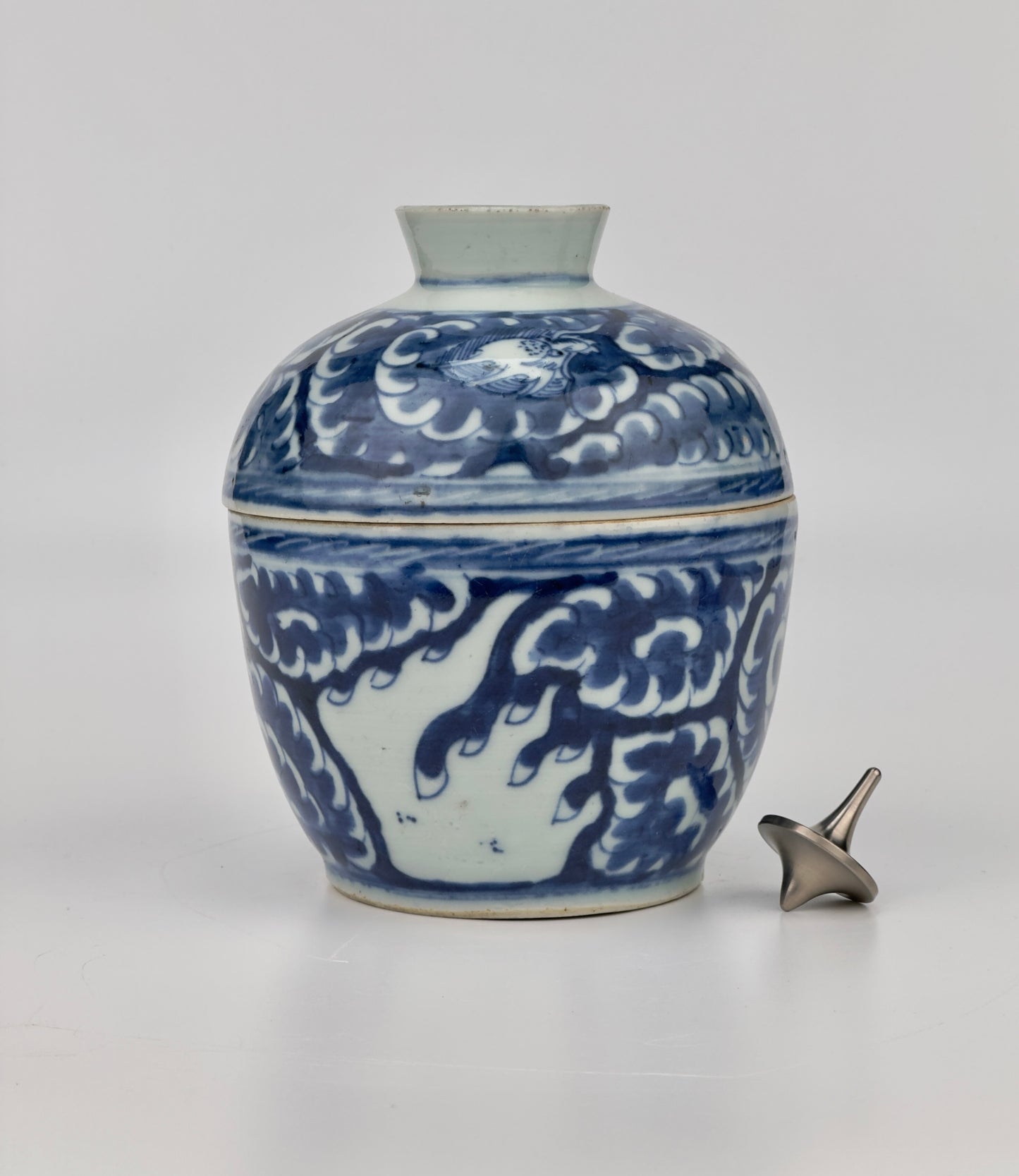 Blue and white Porcelain Covered Jar with Dragons amidst Clouds, Qing Period