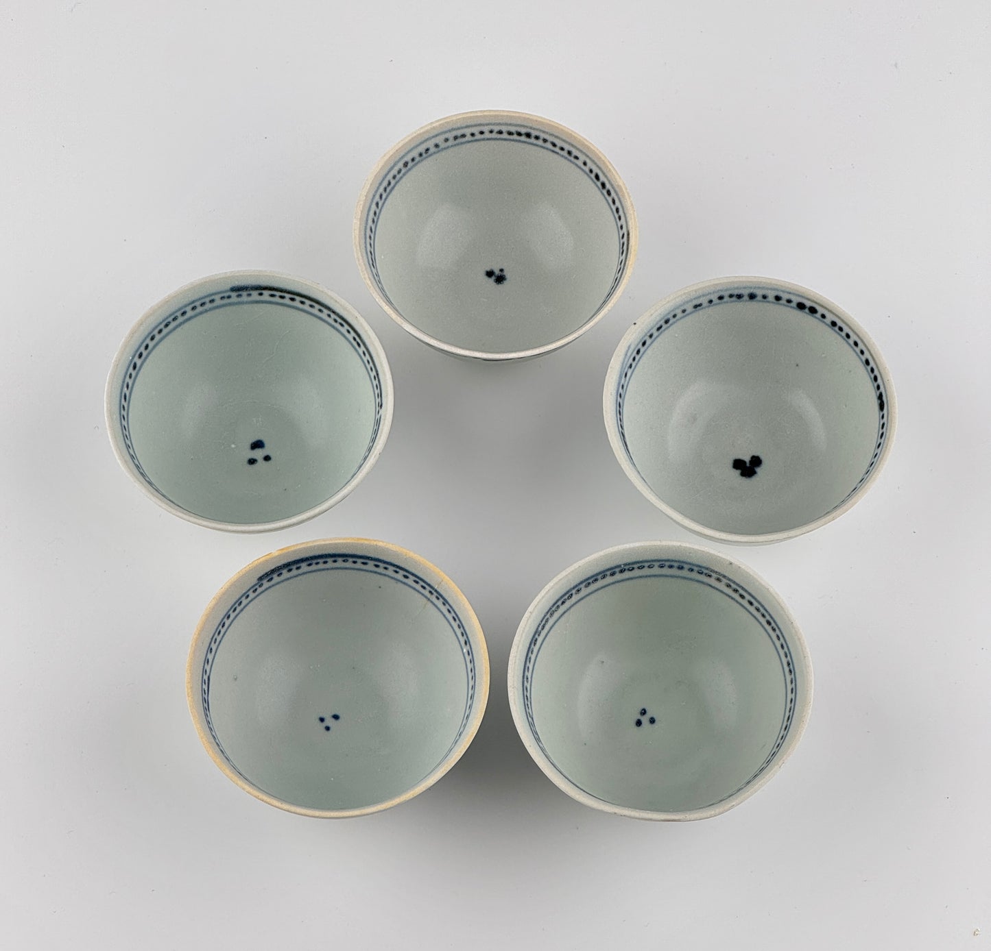 Five Tek Sing Cargo 'Aster Sprays' Tea Bowls, Qing Dynasty