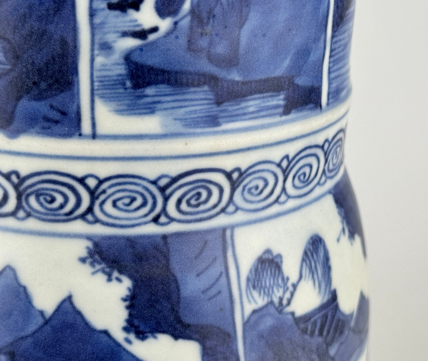 A Large Blue and White Gu Vase from Vung Tau Ship, Qing Dynasty Kangxi Era, Circa 1690