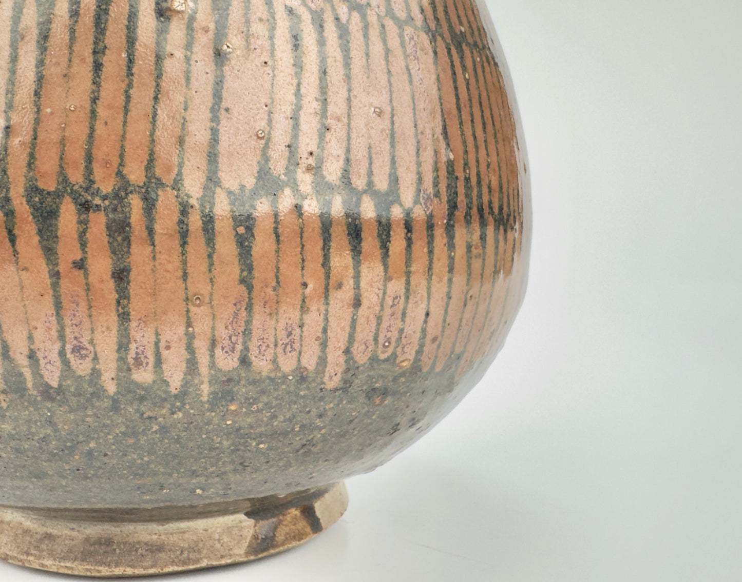 BLACK-GLAZED RUSSET-PAINTED BOTTLE VASE, NORTHERN SONG-JIN DYNASTY