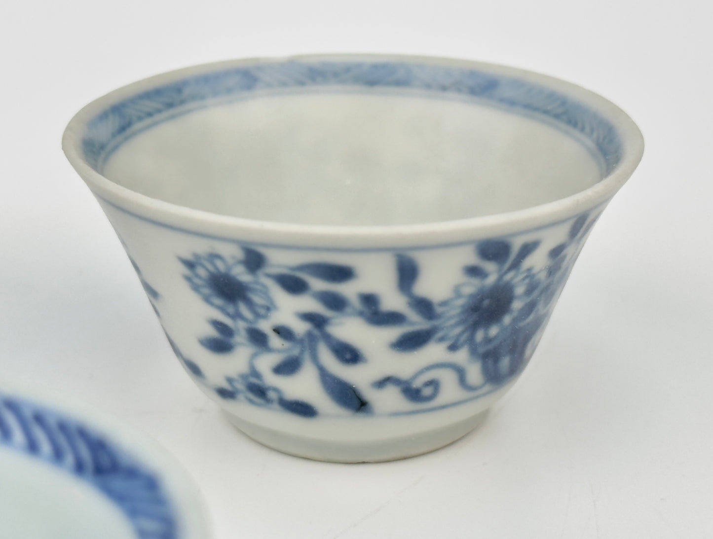 CHINOISERIE TEABOWL SET CIRCA 1725, QING DYNASTY, YONGZHENG REIGN