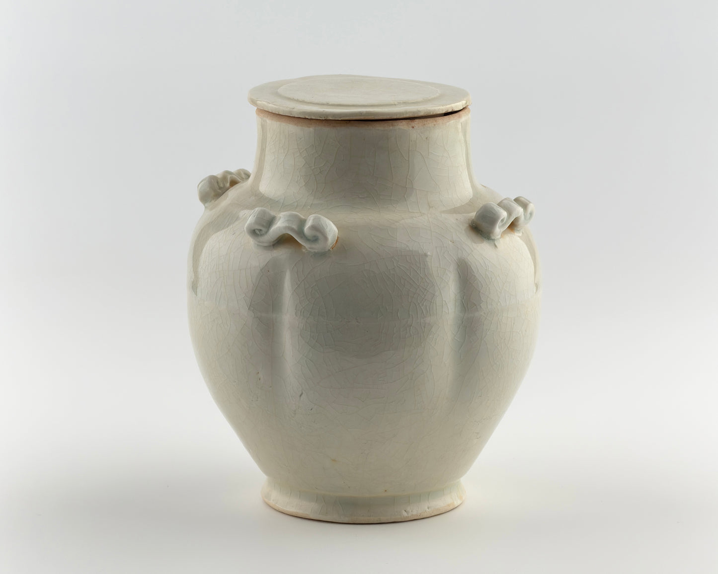 White-Glazed Jar with Cloud Lug Handles and Cover, Song–Yuan Dynasty