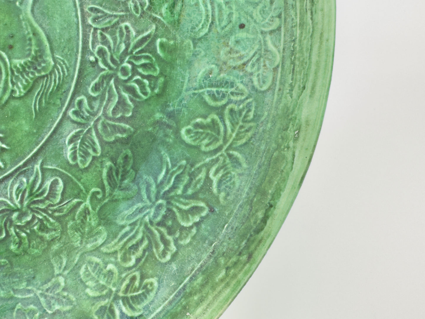 Rare Dingyao Green-Glazed Dragon Dish, Liao-Song Dynasty