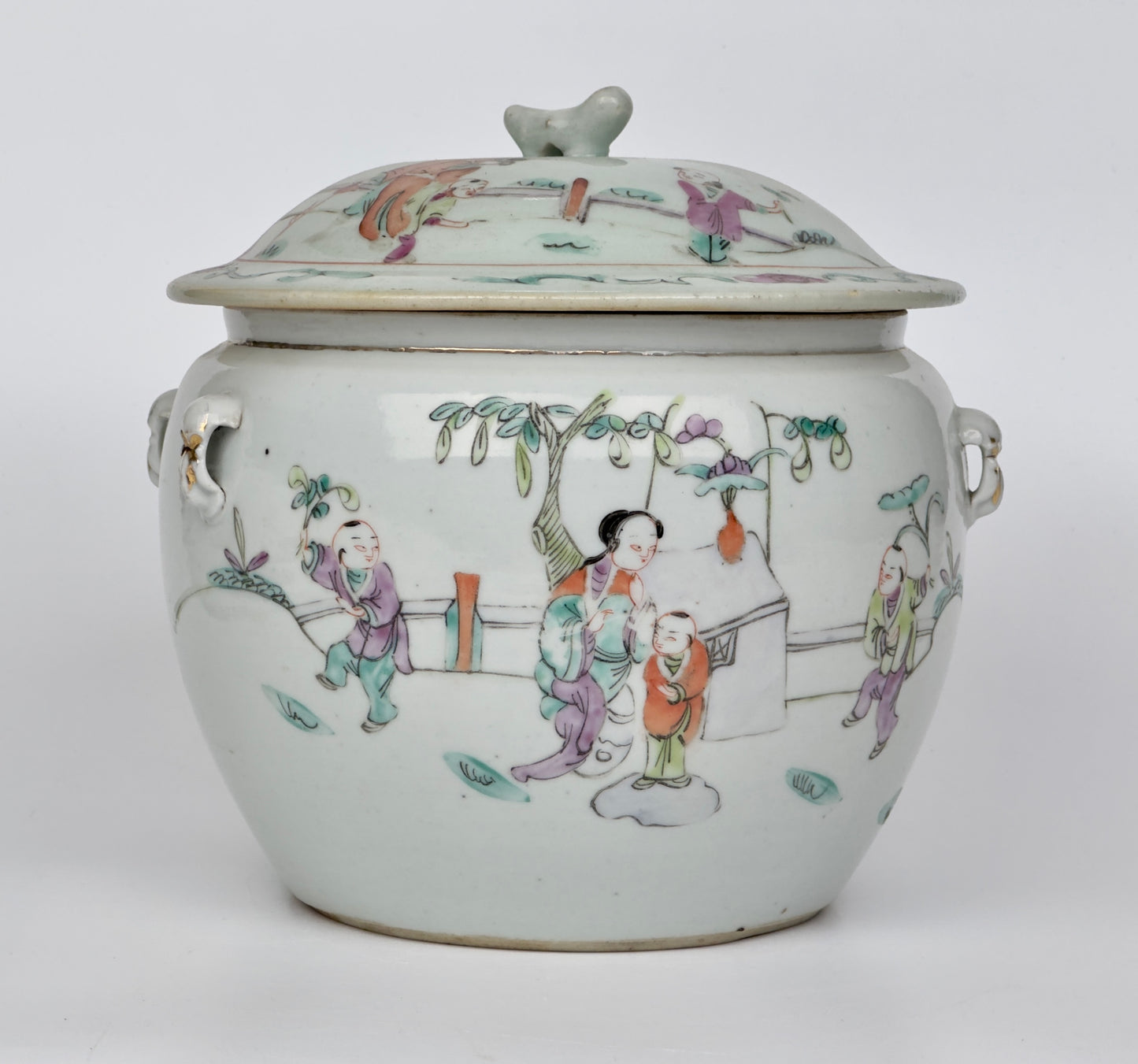 Chinese Famille Rose Porcelain Lidded Jar, Late Qing-Republic period