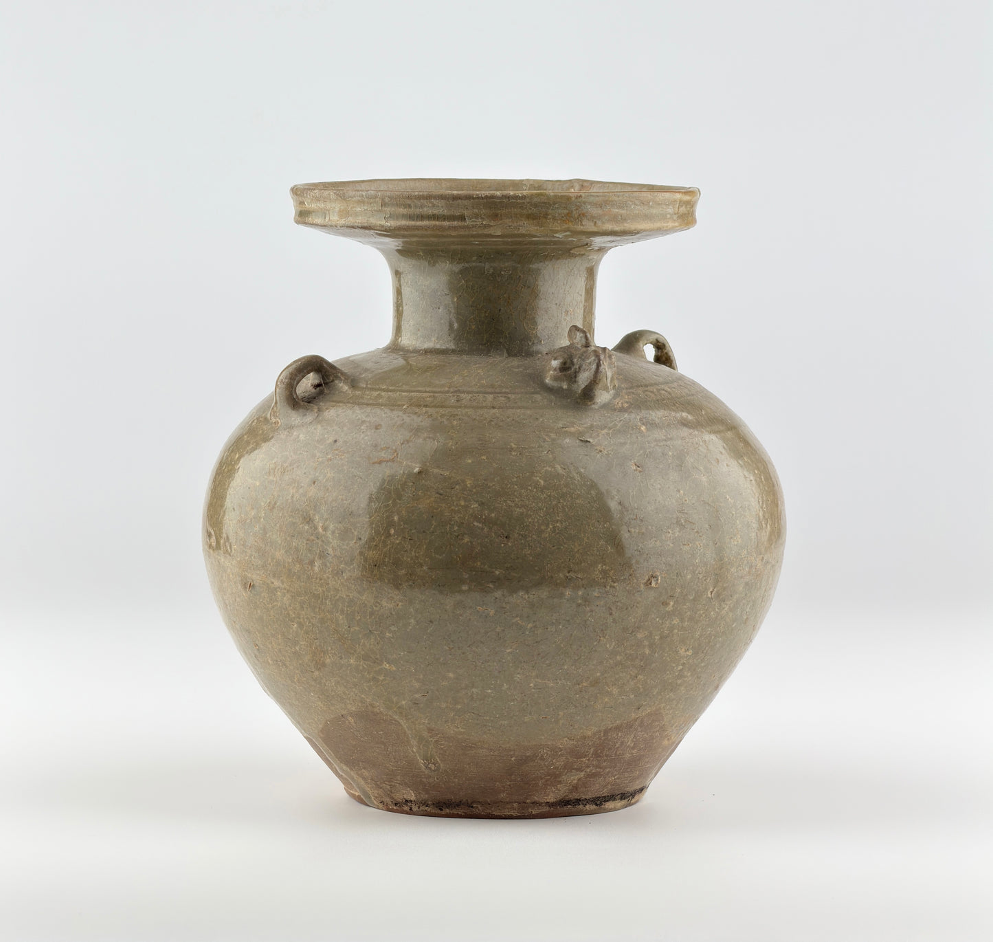 RARE YUE CELADON CHICKEN-HEAD EWER, JIN-SOUTHERN DYNASTY