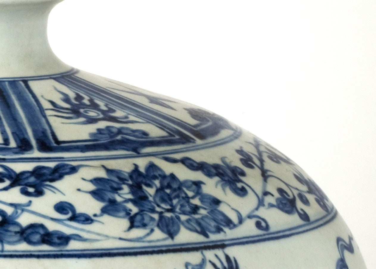 Rare Blue and White Jar with Cavalry Battle Scene, Qing Dynasty