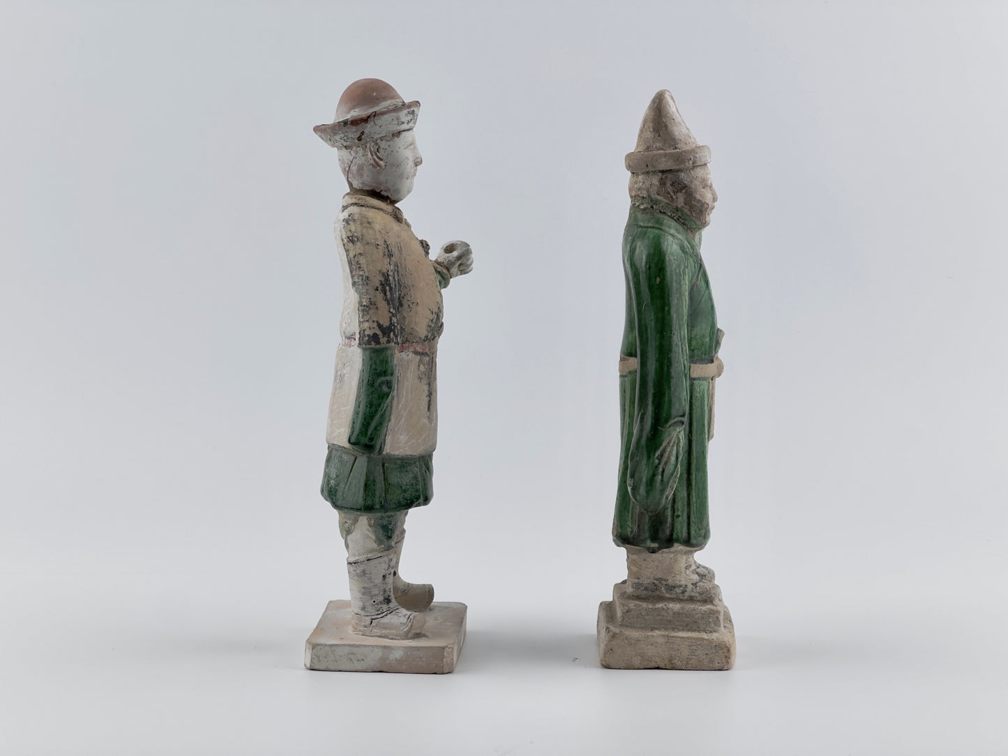 Two Figures of Attendants, Ming Period(1368-1644)