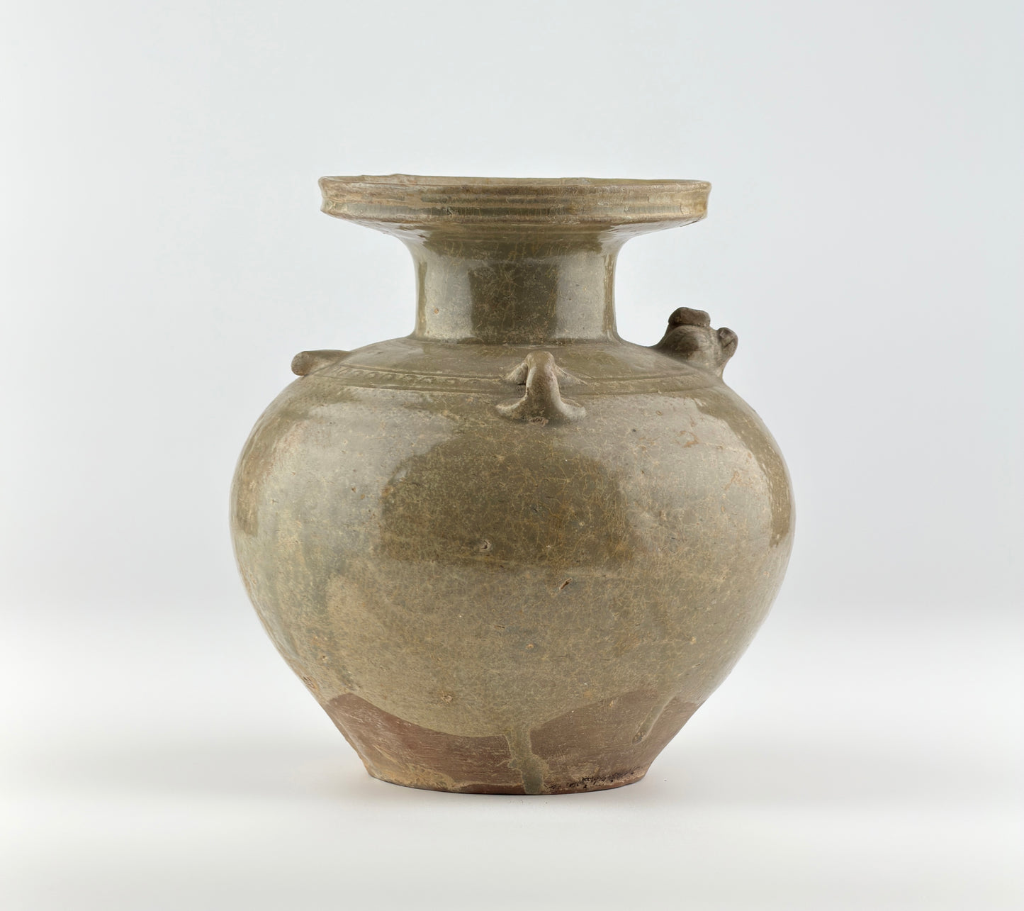 RARE YUE CELADON CHICKEN-HEAD EWER, JIN-SOUTHERN DYNASTY