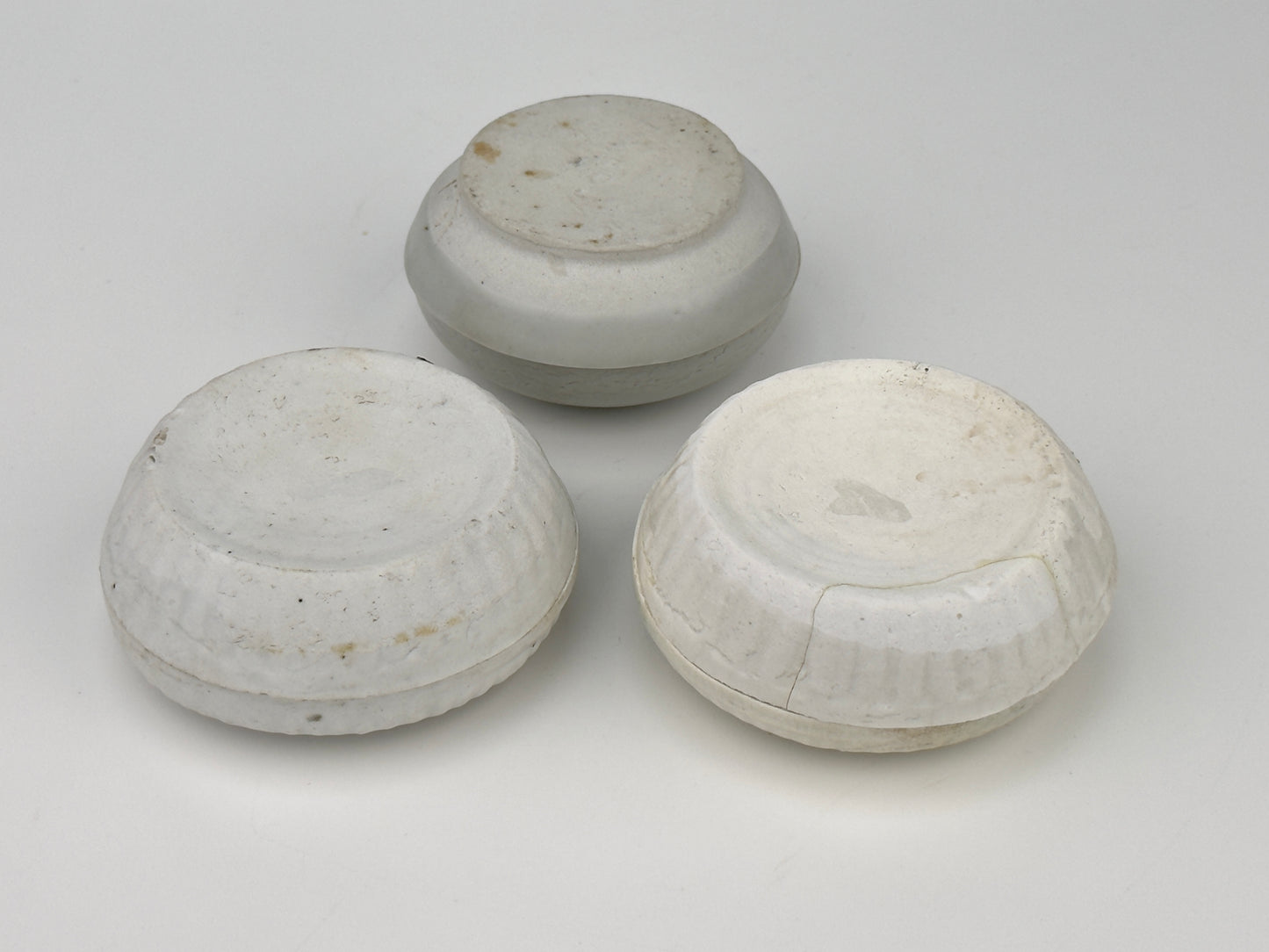 Three Small White-glazed Circular Boxes and Coveres, Qing Dynasty, Kangxi Era, Circa 1690