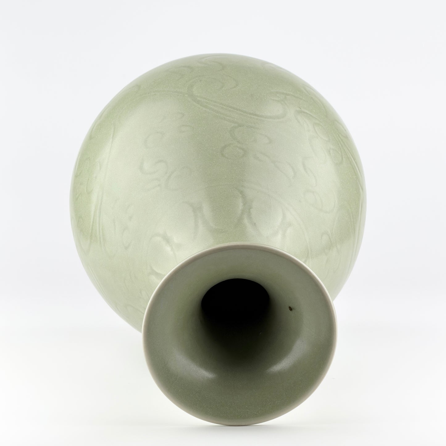 Large Carved Longquan Celadon Yuhuchunping, Ming Dynasty