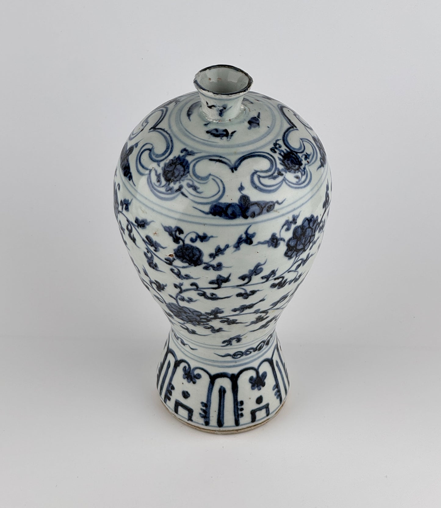 Blue and White Porcelain Meiping Vase with Peony Scroll, Ming Dynasty
