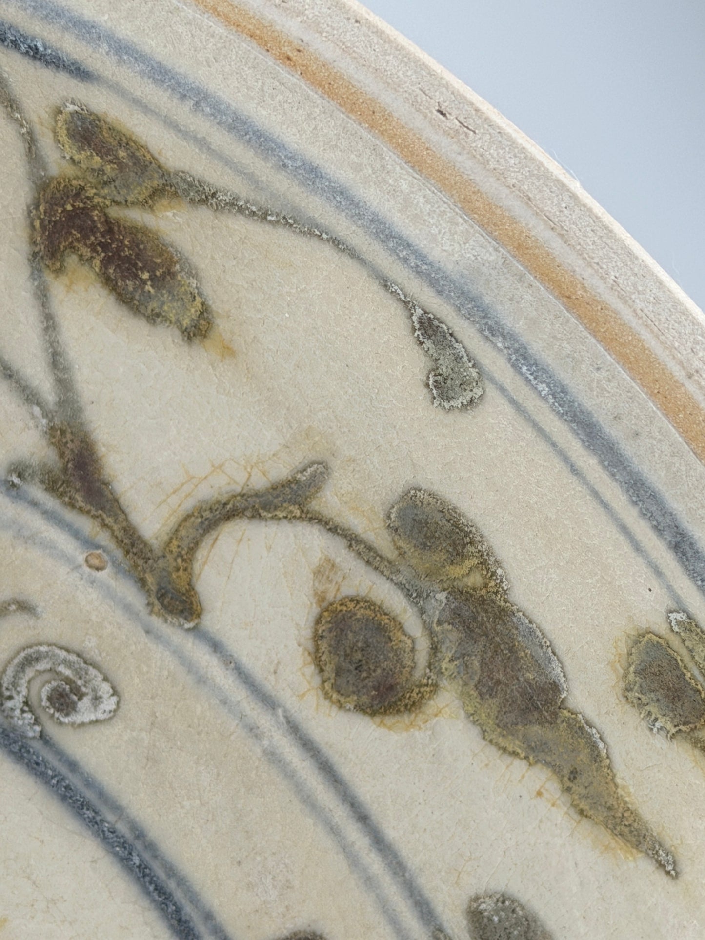 Rare Annamese Brown Dish Circa 15th Century, Le Dynasty