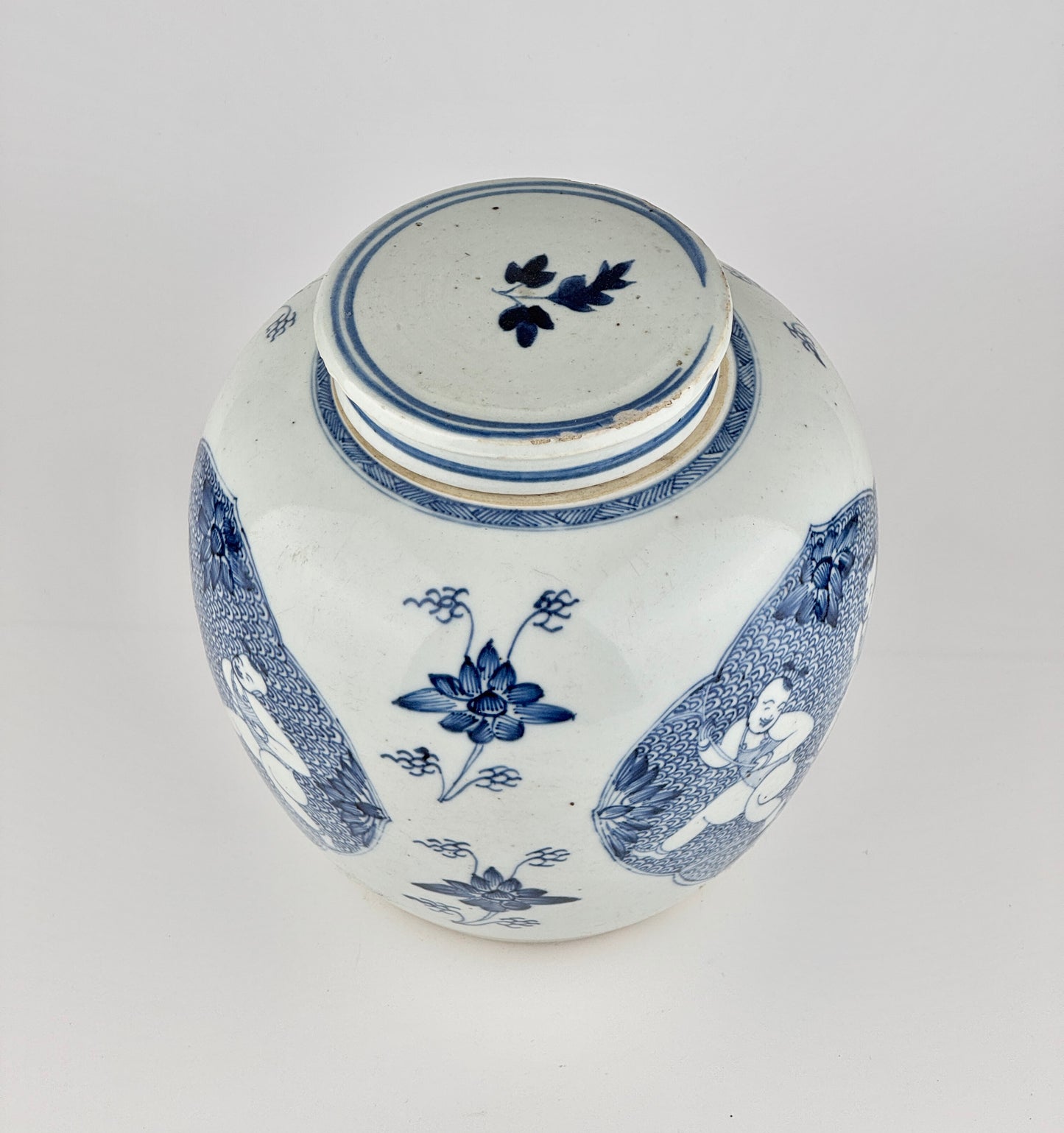 Ginger Jar with 'Hehe Erxian' Pattern, Early Qing Period(17-18th century)