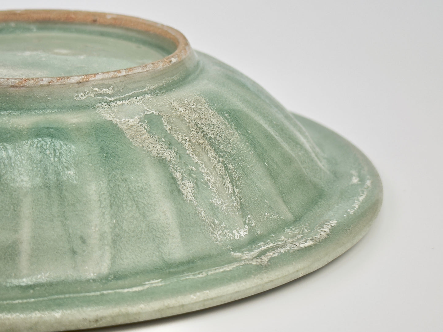 SMALL LONGQUAN CELADON 'TWIN FISH' DISH, SOUTHERN SONG DYNASTY