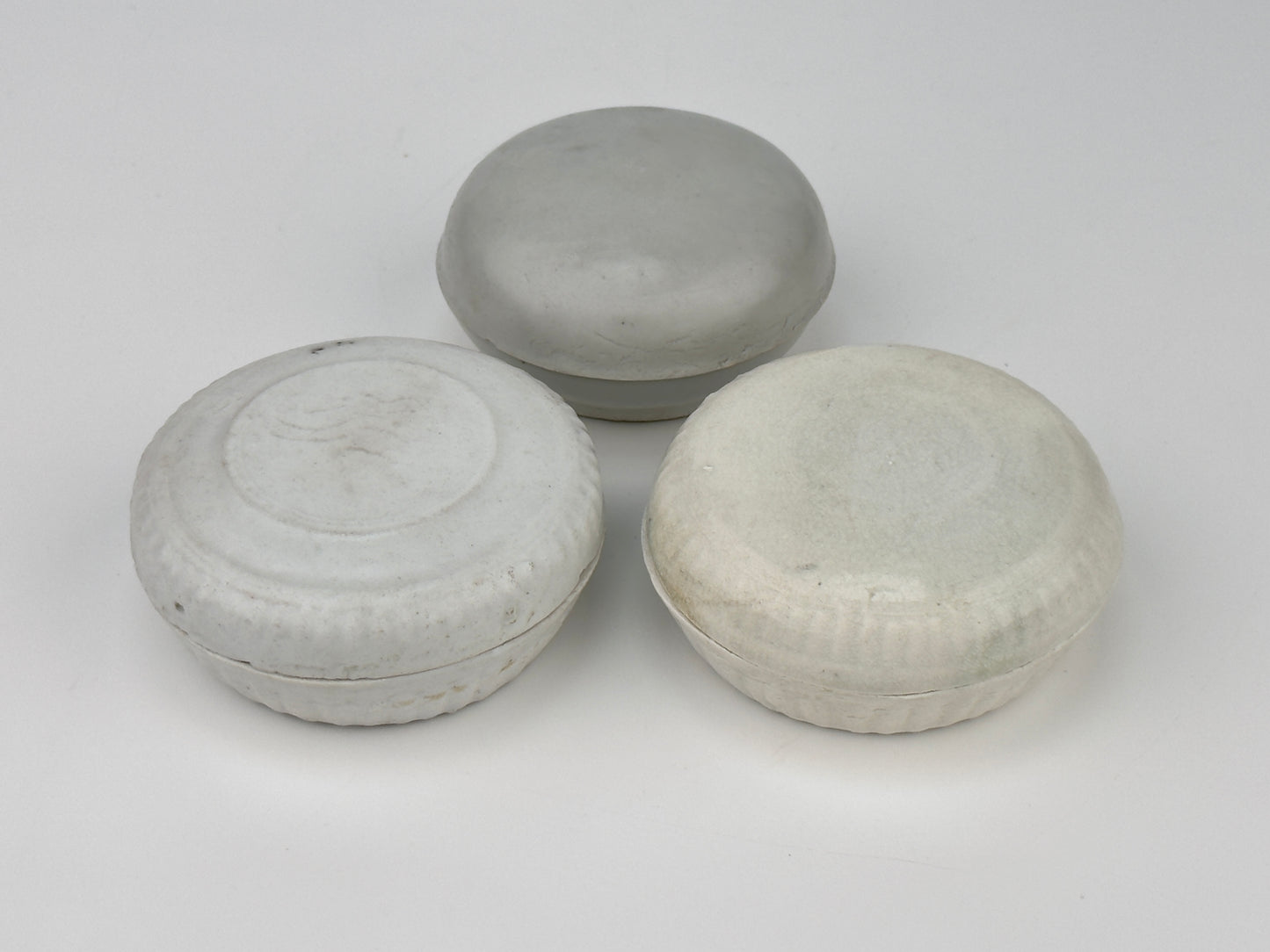 Three Small White-glazed Circular Boxes and Coveres, Qing Dynasty, Kangxi Era, Circa 1690