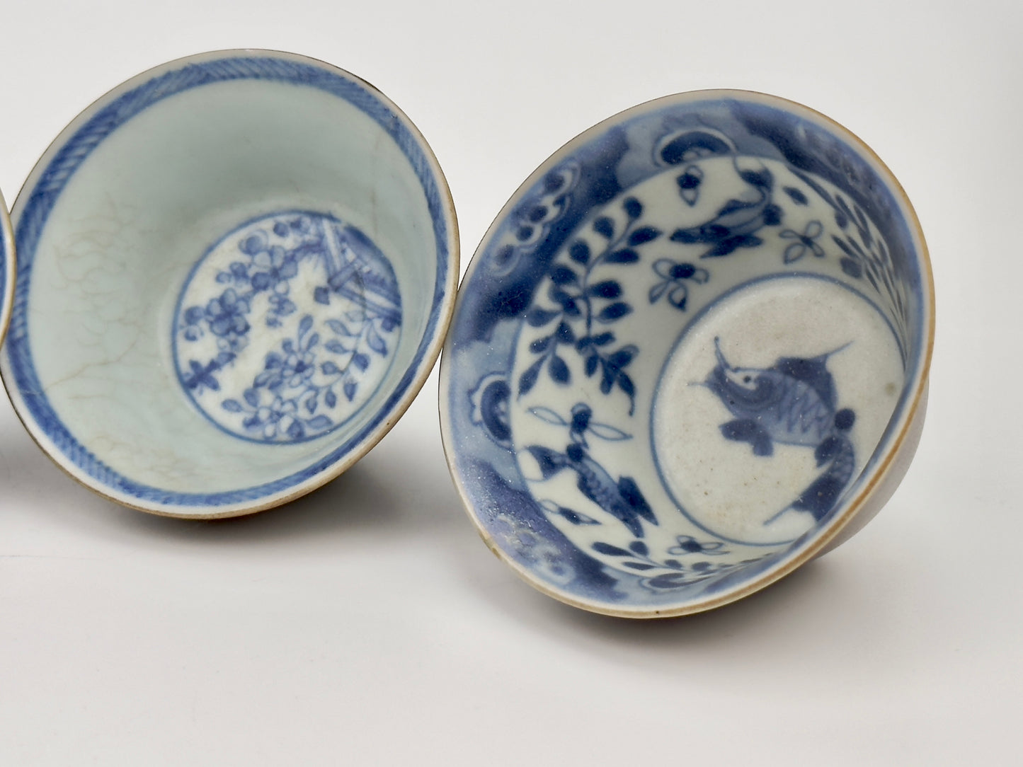 CHINOISERIE TEABOWL SET CIRCA 1725, QING DYNASTY, YONGZHENG REIGN