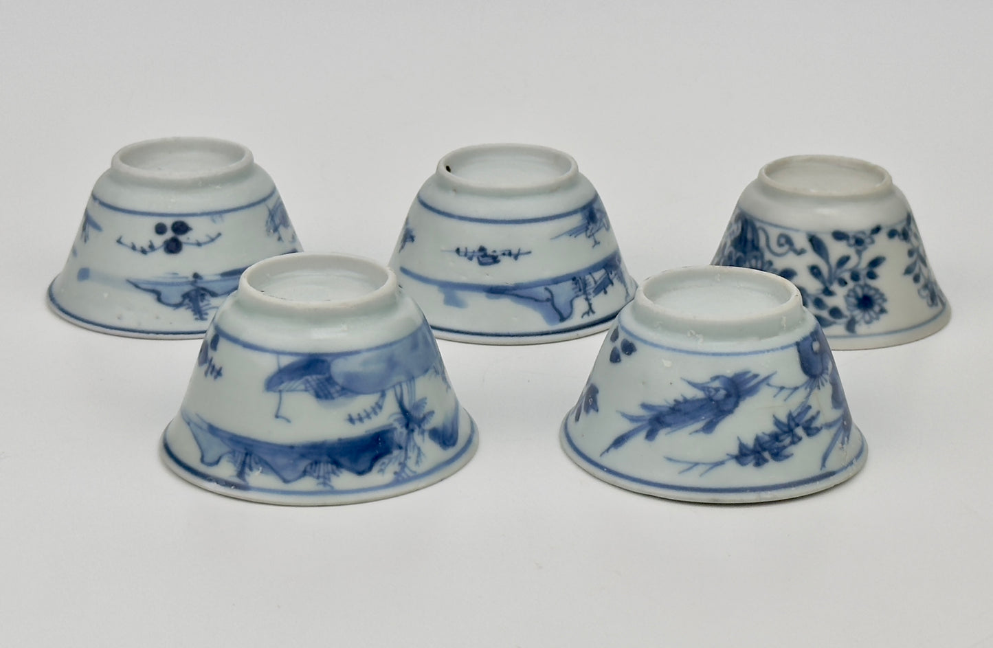 CHINOISERIE TEABOWL SET CIRCA 1725, QING DYNASTY, YONGZHENG REIGN