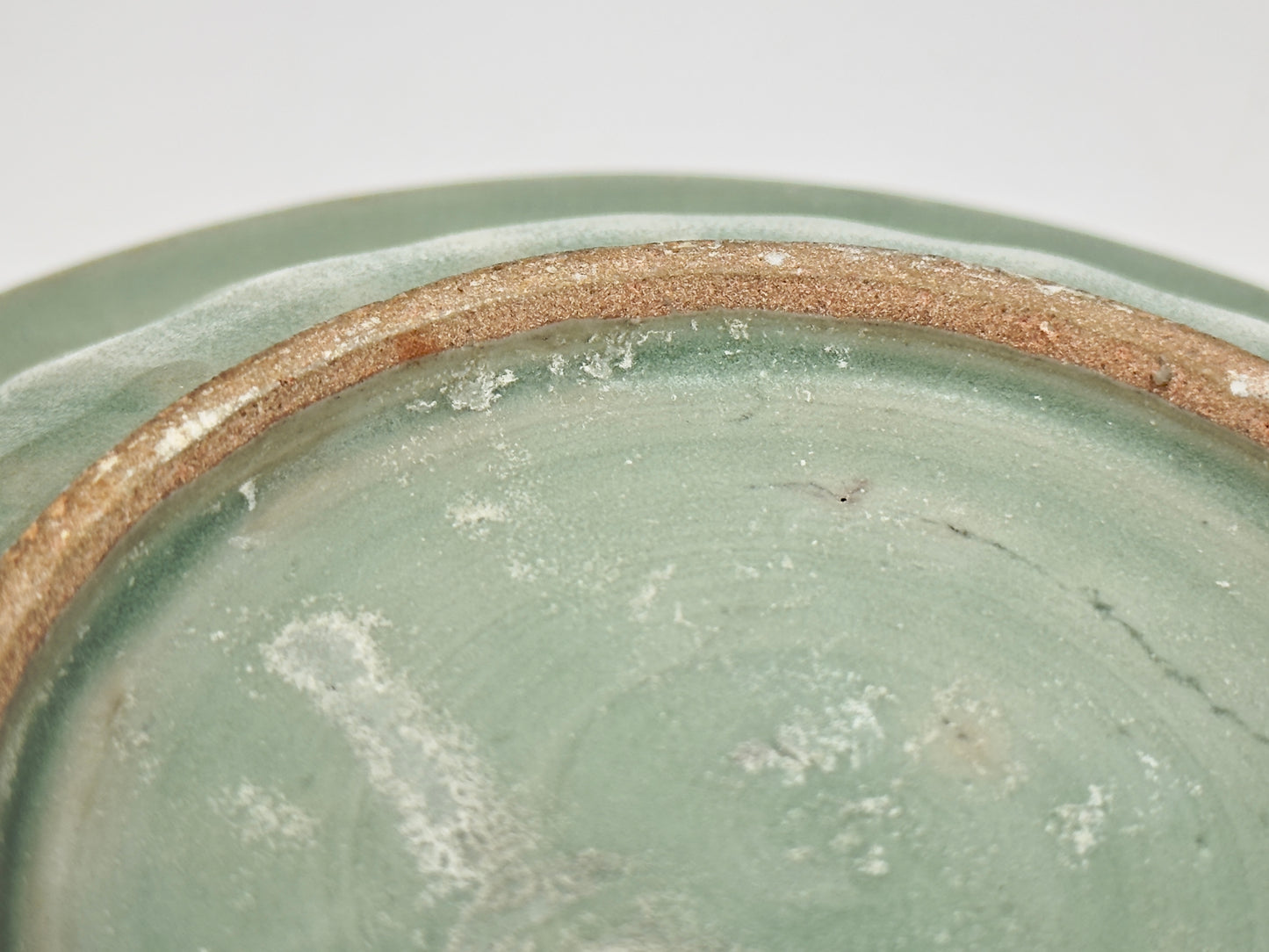 SMALL LONGQUAN CELADON 'TWIN FISH' DISH, SOUTHERN SONG DYNASTY