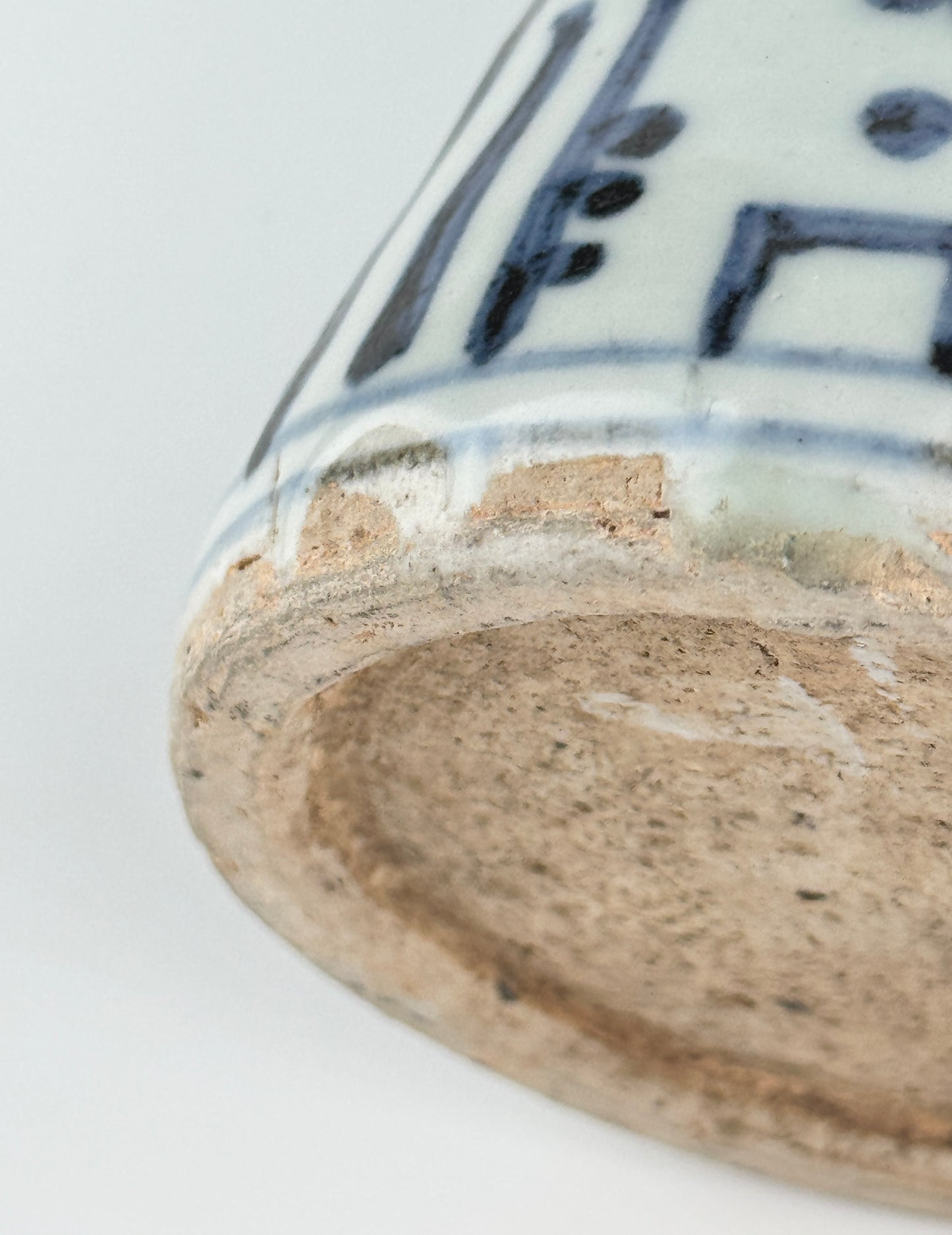 Blue and White Porcelain Meiping Vase with Peony Scroll, Ming Dynasty